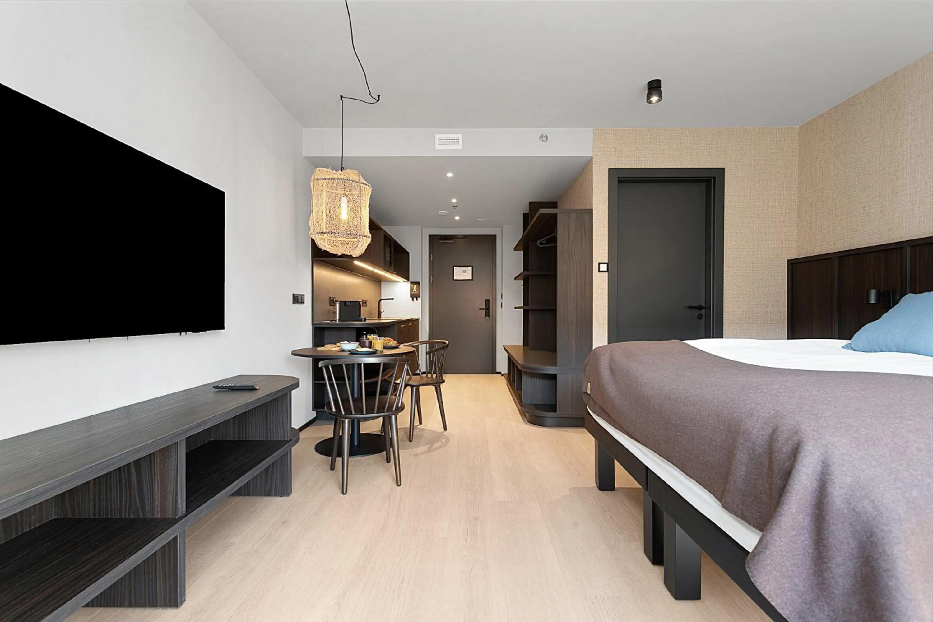 Bed in Strand Hotel Apartments