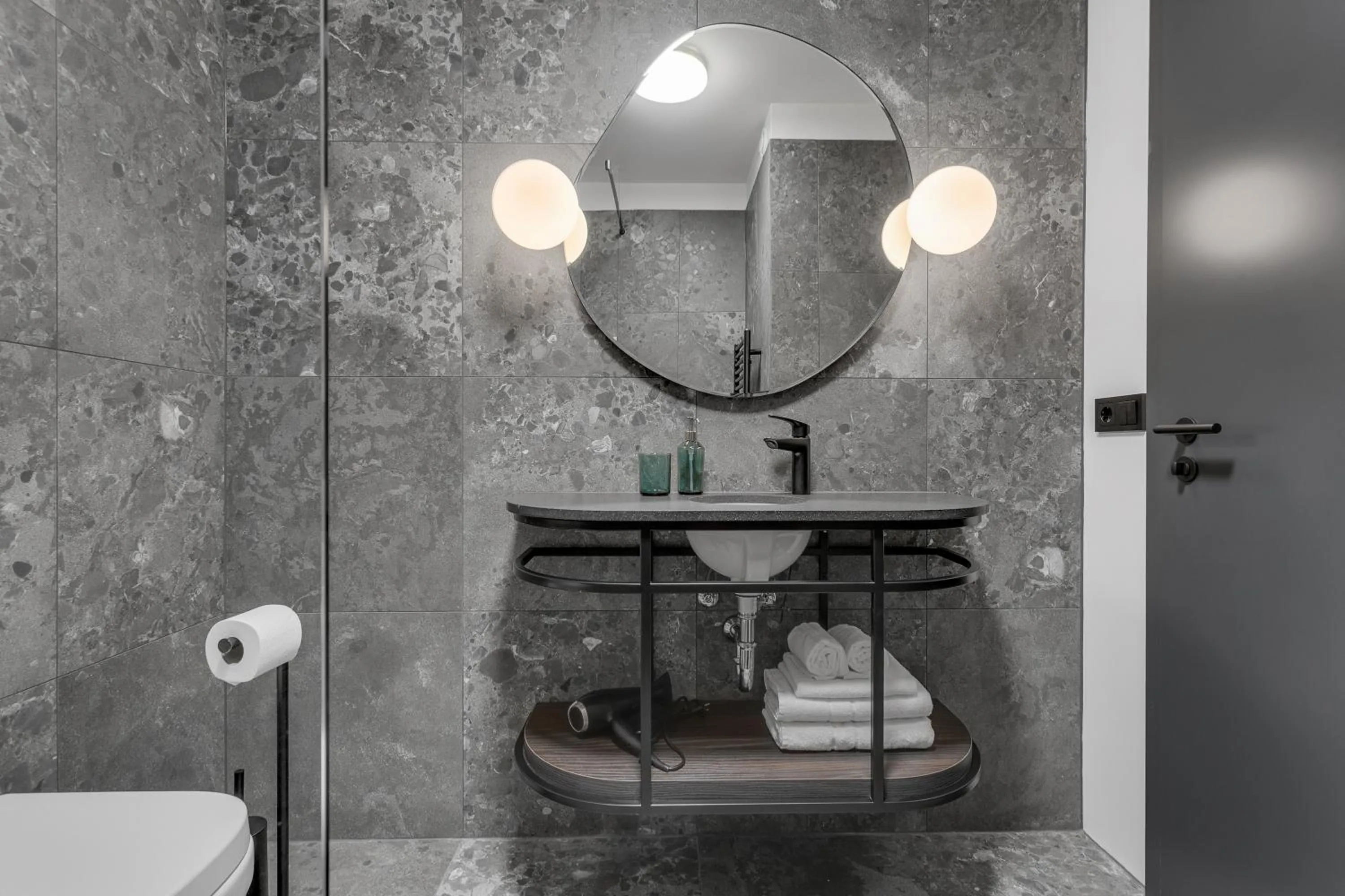 Strand Hotel Apartments