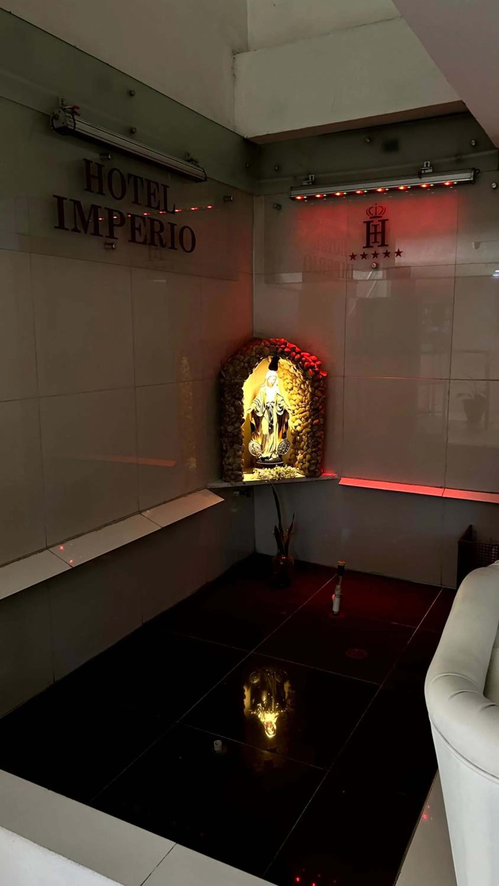 Staff in Hotel Imperio