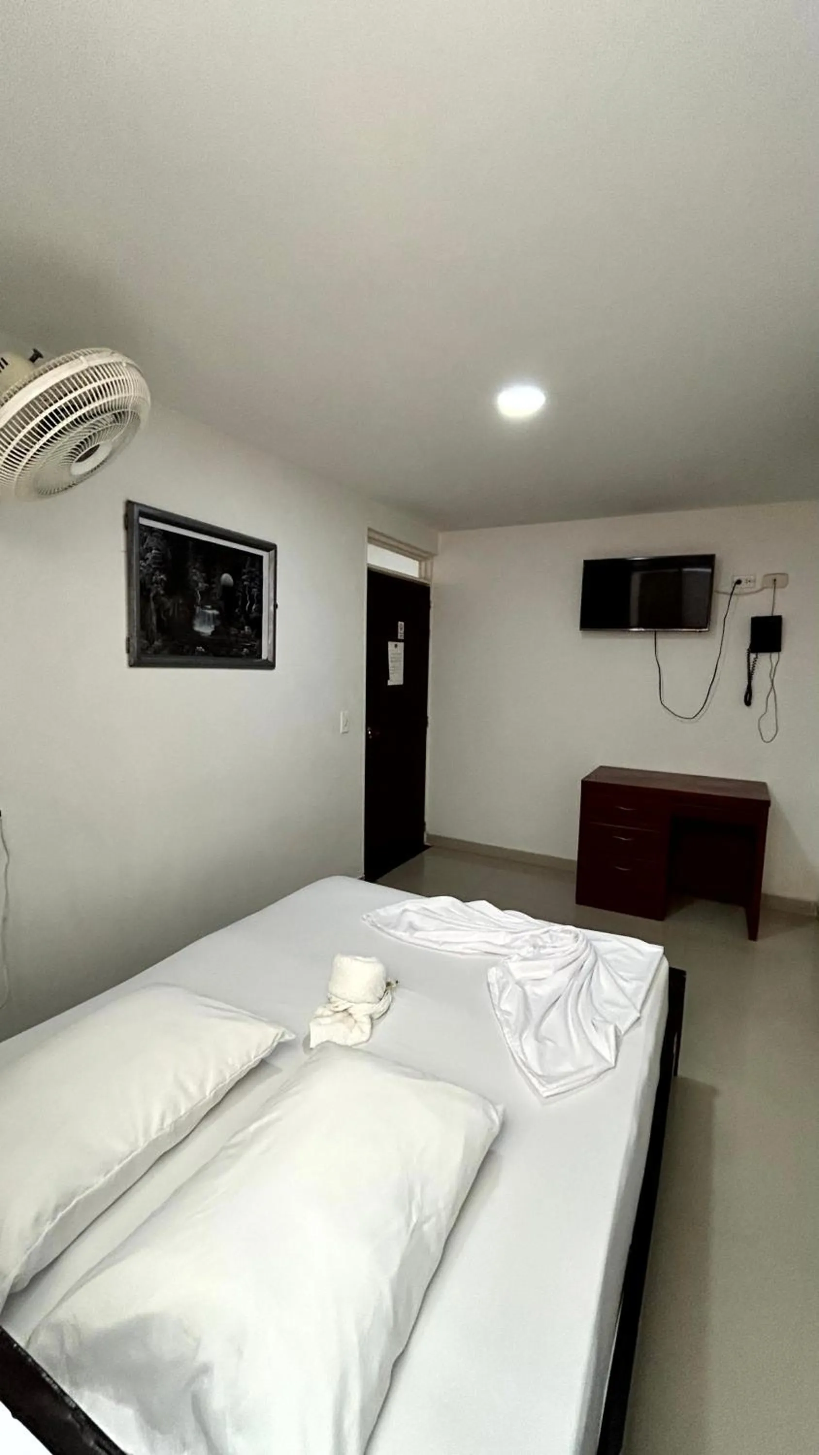 Bedroom, Bed in Hotel Imperio