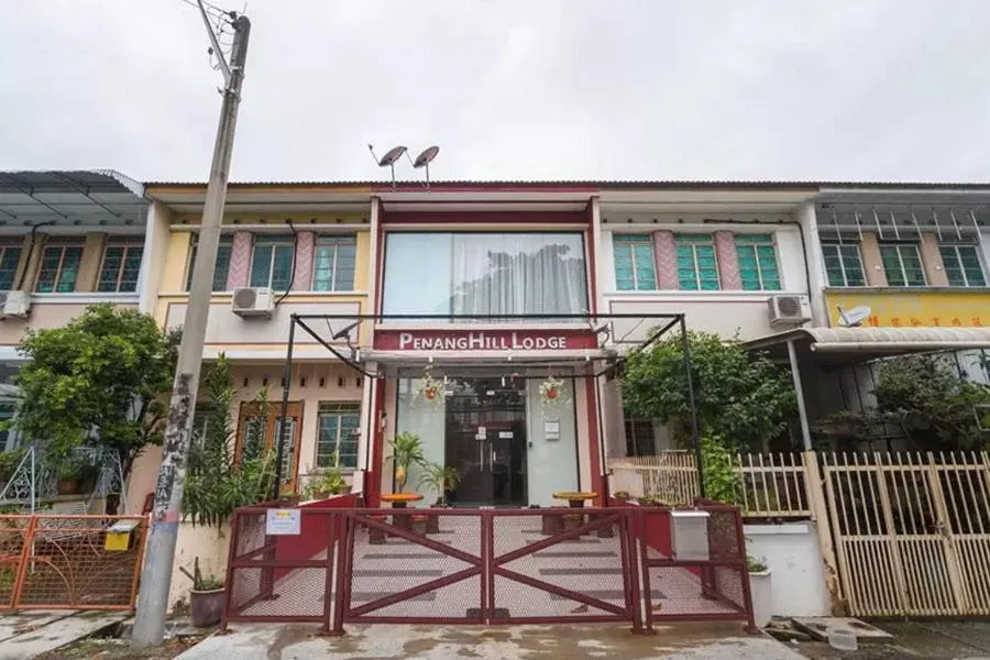Facade/entrance in Penang Hill Lodge