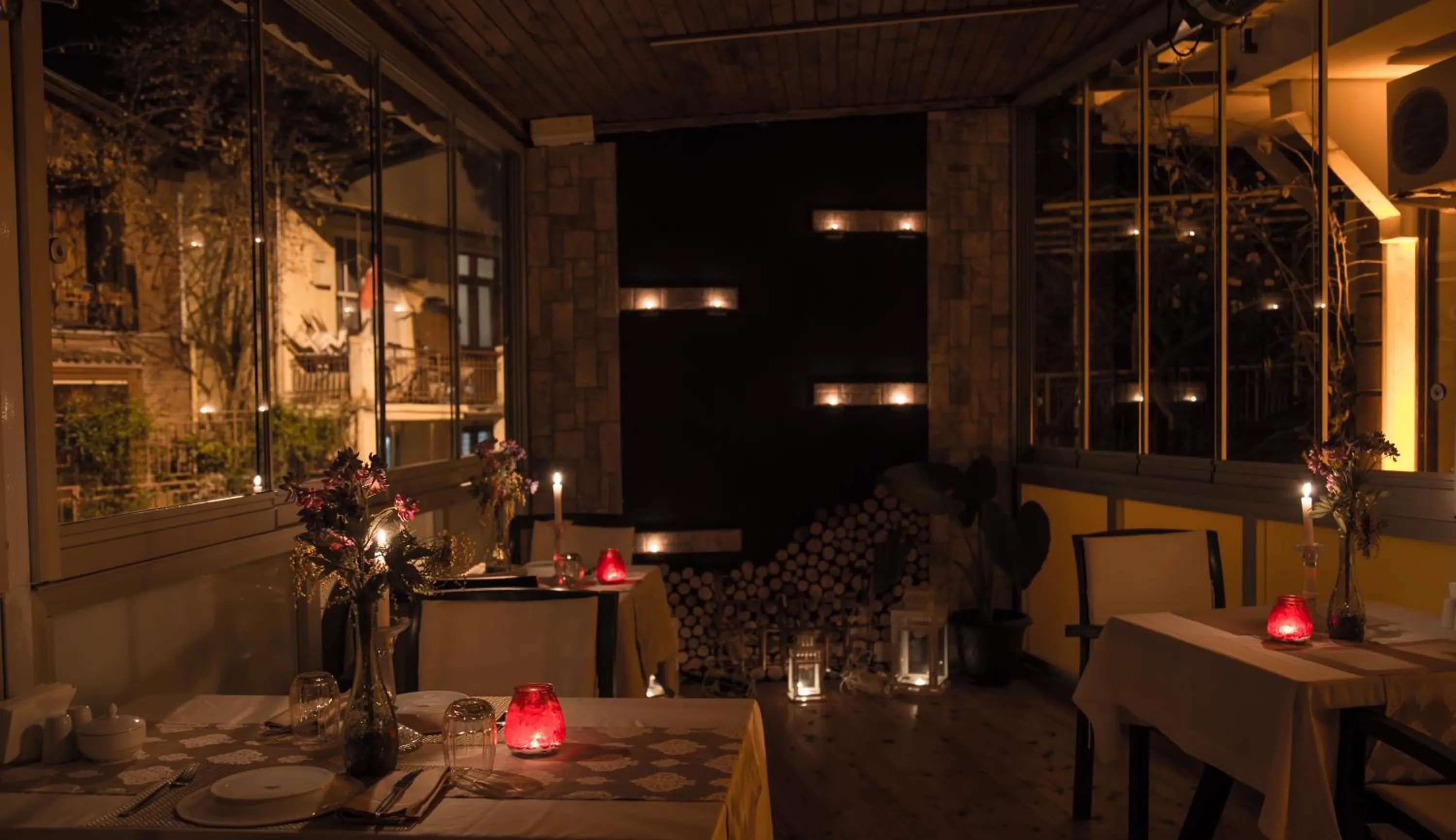 Restaurant/places to eat in Nizam Butik Otel Büyükada