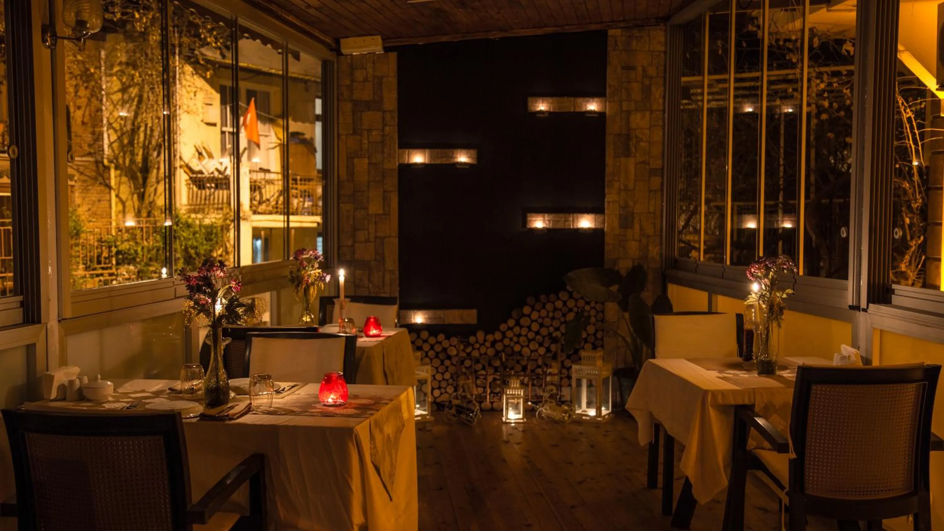 Restaurant/places to eat in Nizam Butik Otel Büyükada