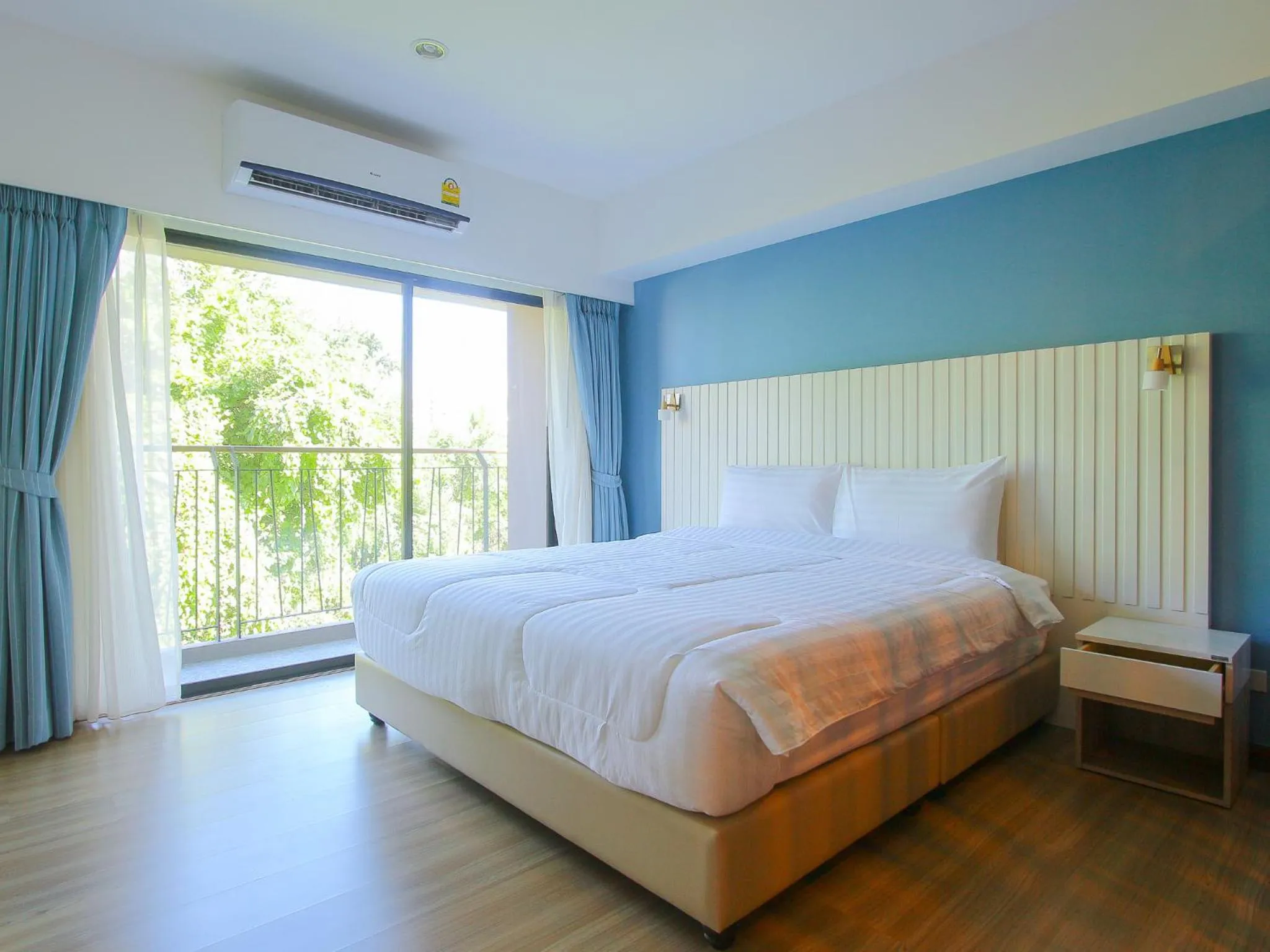 Day, Bed in Huahin City View