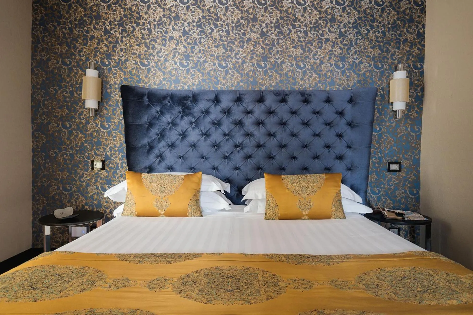 Bed in Unica Suites Rome