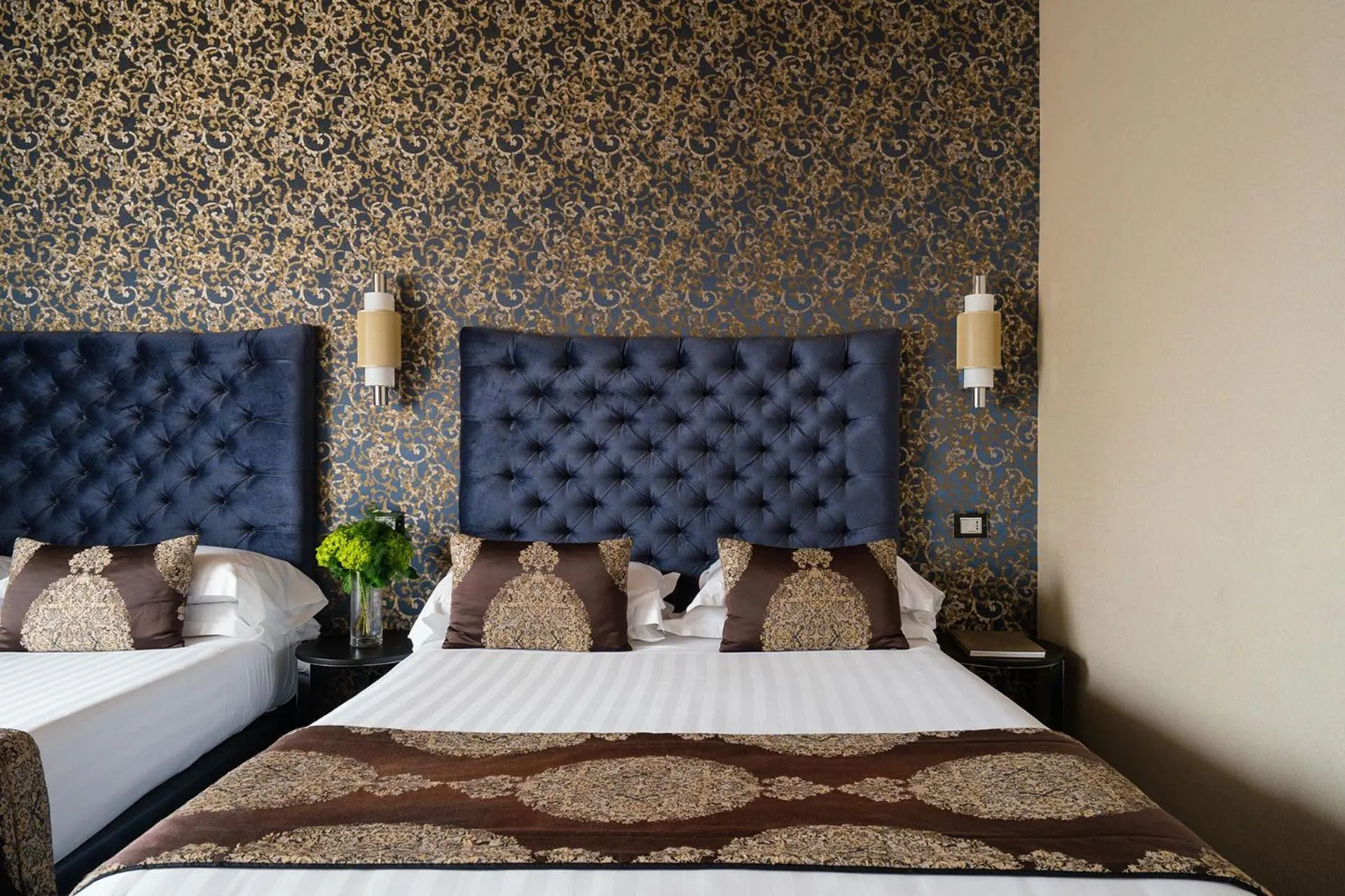 Bed in Unica Suites Rome