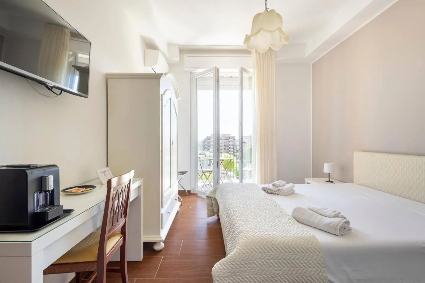 Bedroom, Bed in Panoramic Rooms