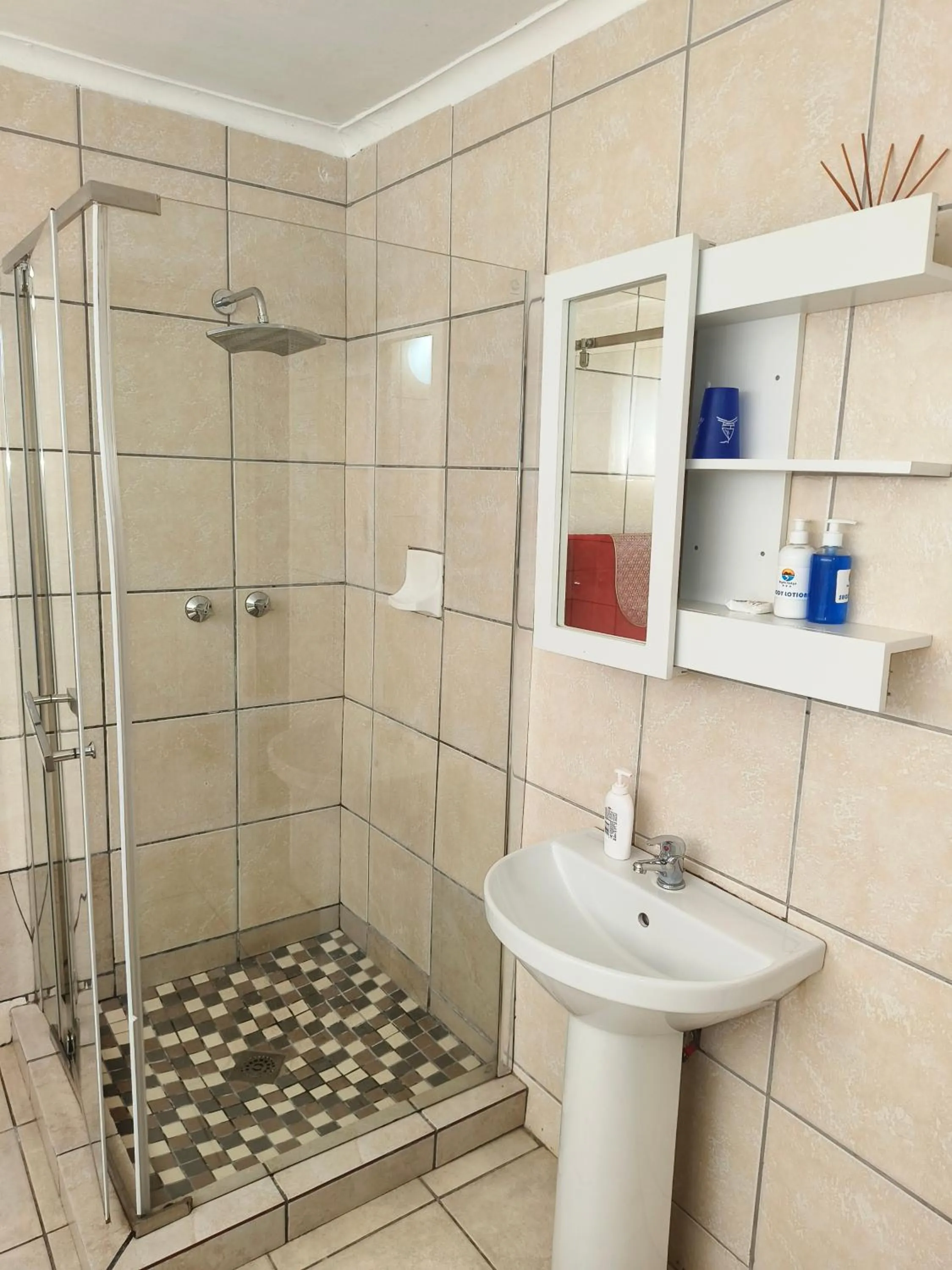 Shower in Blyde Lodge