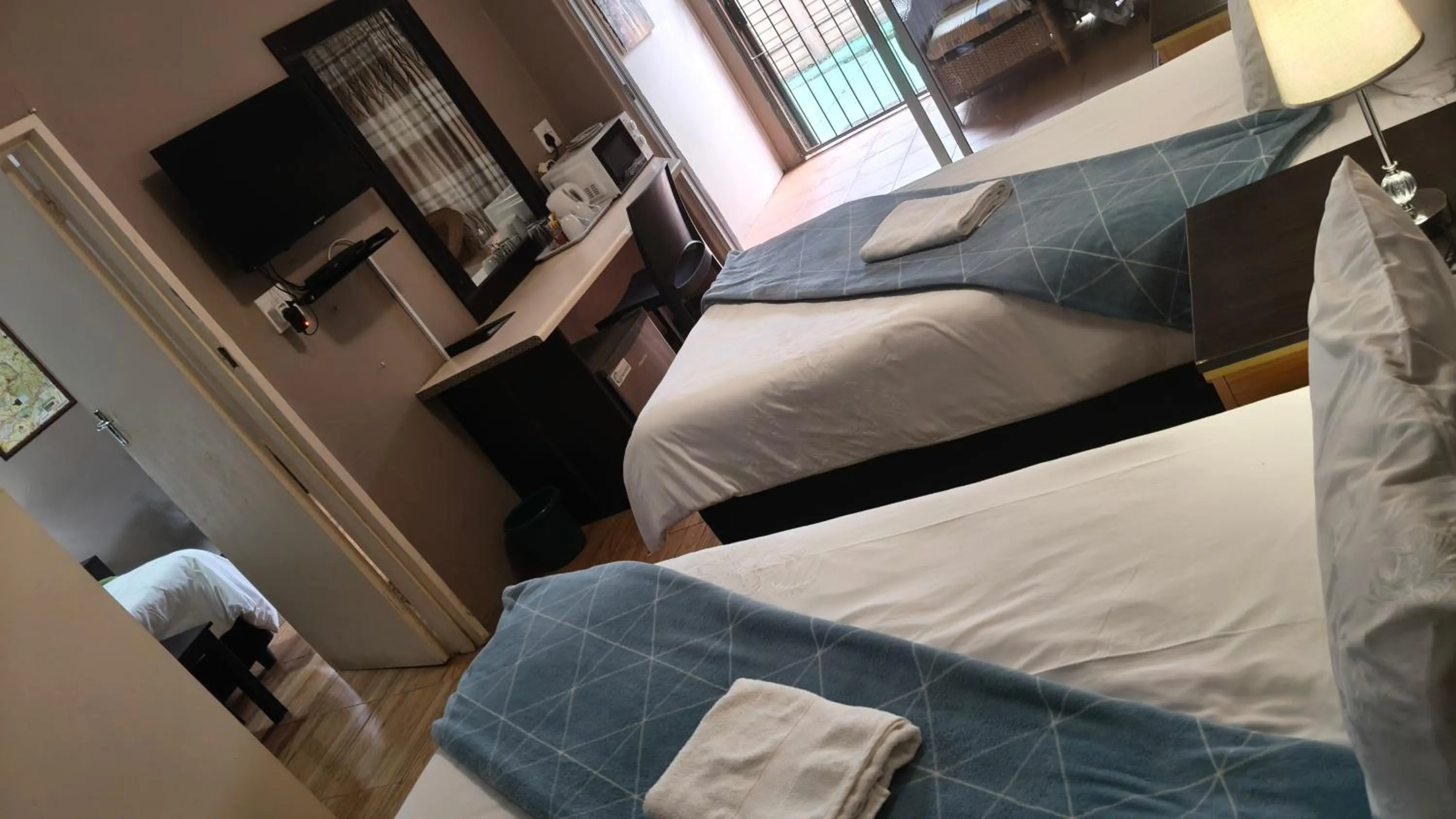 Photo of the whole room, Bed in Blyde Lodge