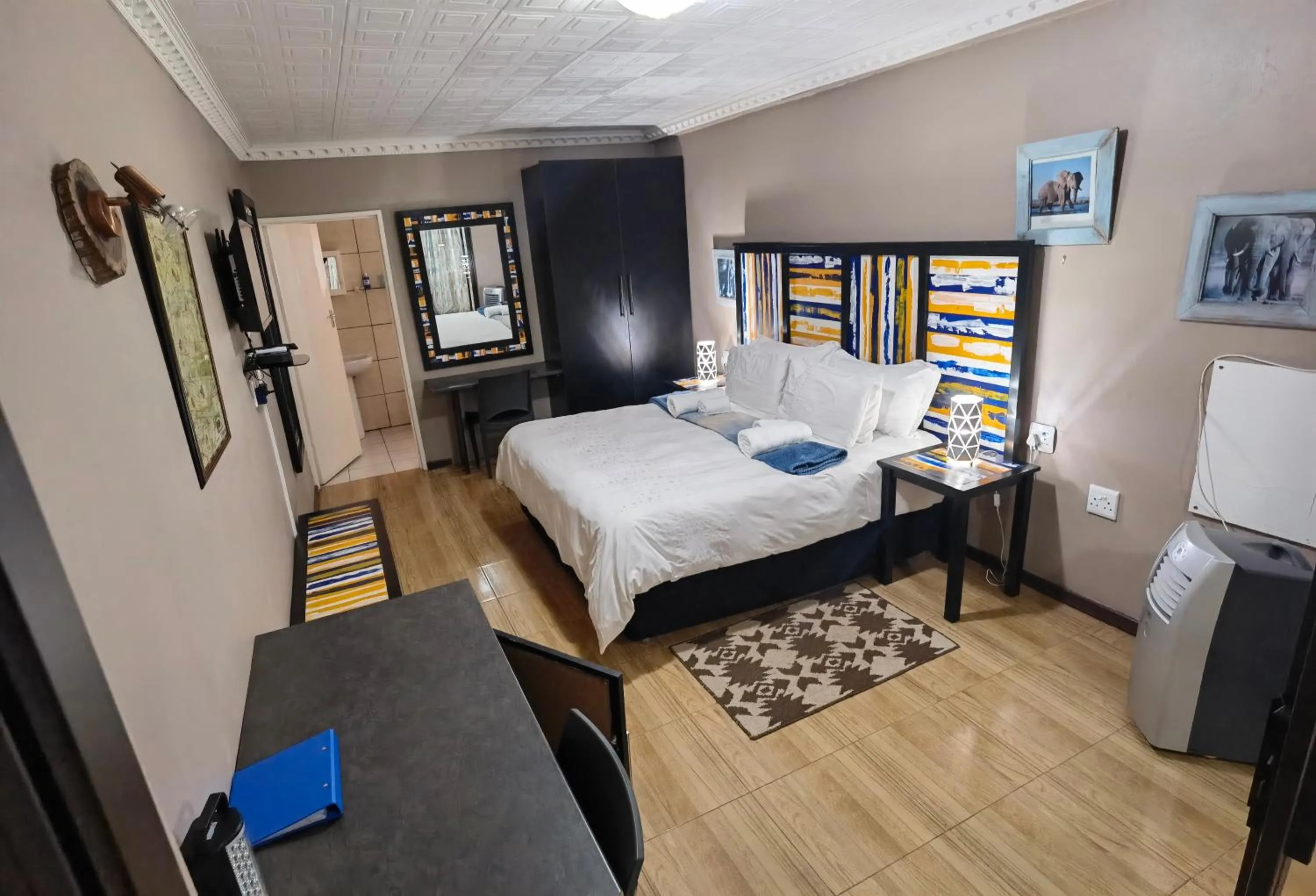 Photo of the whole room, Bed in Blyde Lodge