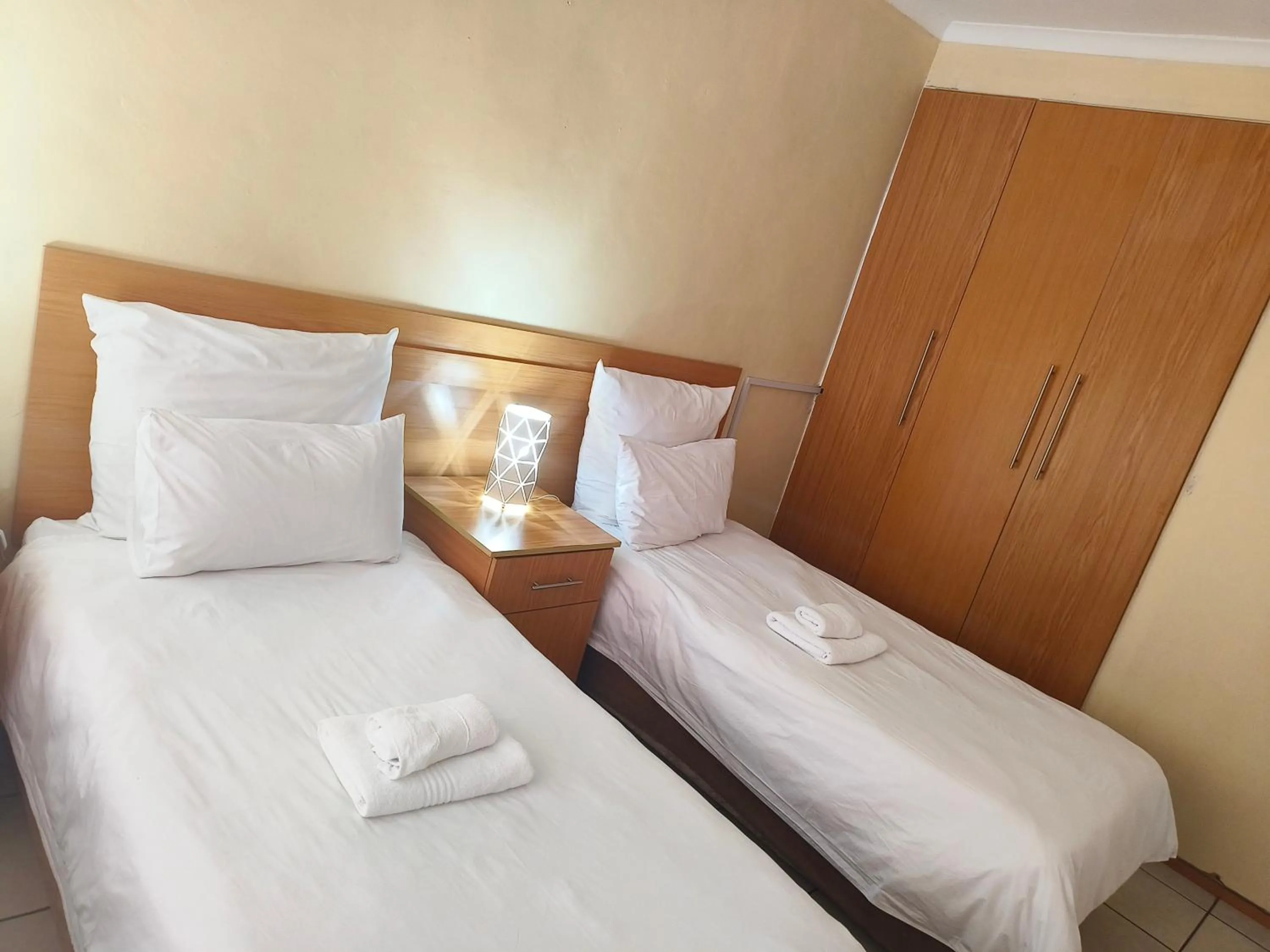 towels, Bed in Blyde Lodge