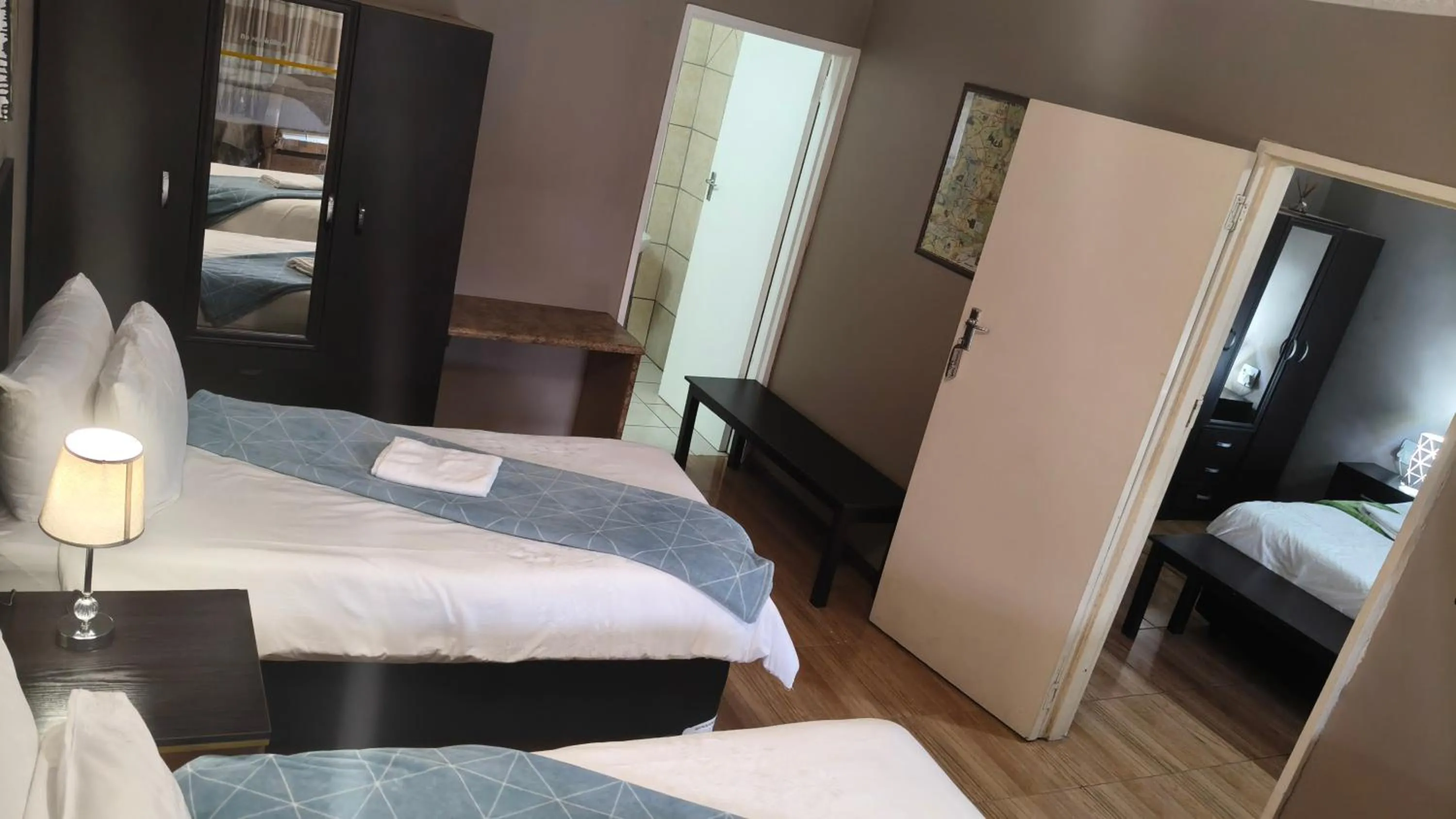 Photo of the whole room, Bed in Blyde Lodge