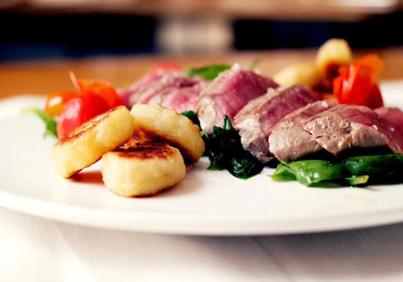 Meals in Oporto Serviced Apartments - Cedofeita