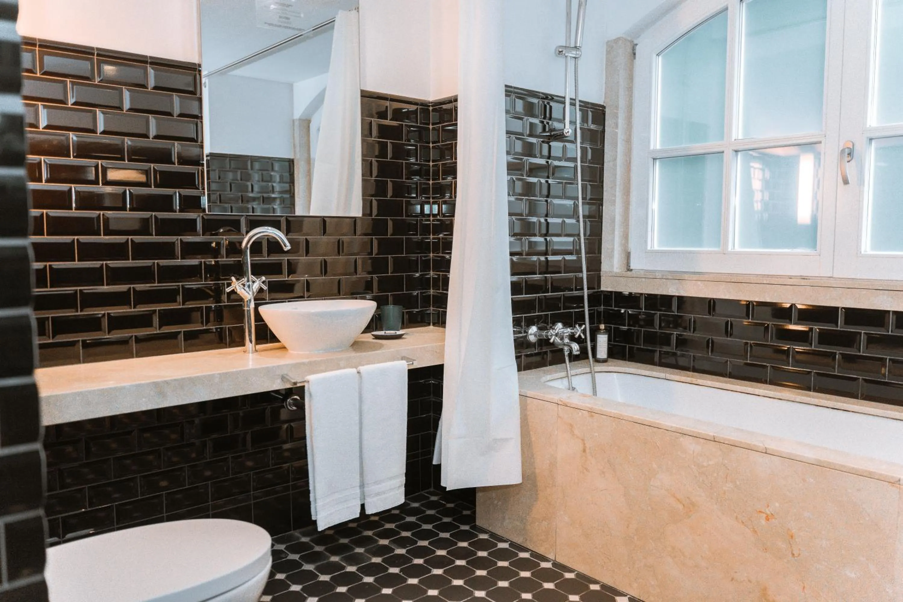 Bathroom in Oporto Serviced Apartments - Cedofeita