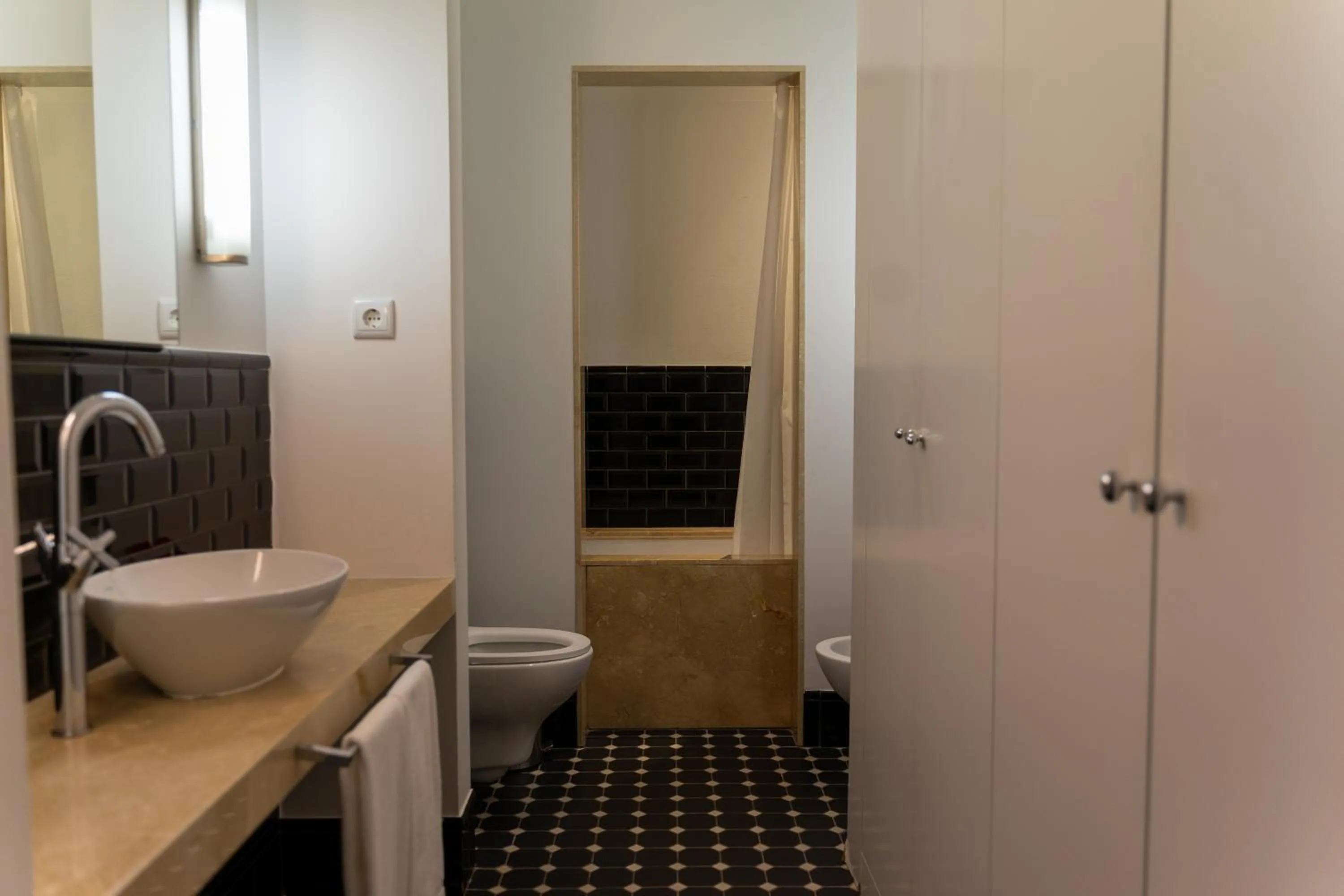 Bathroom in Oporto Serviced Apartments - Cedofeita