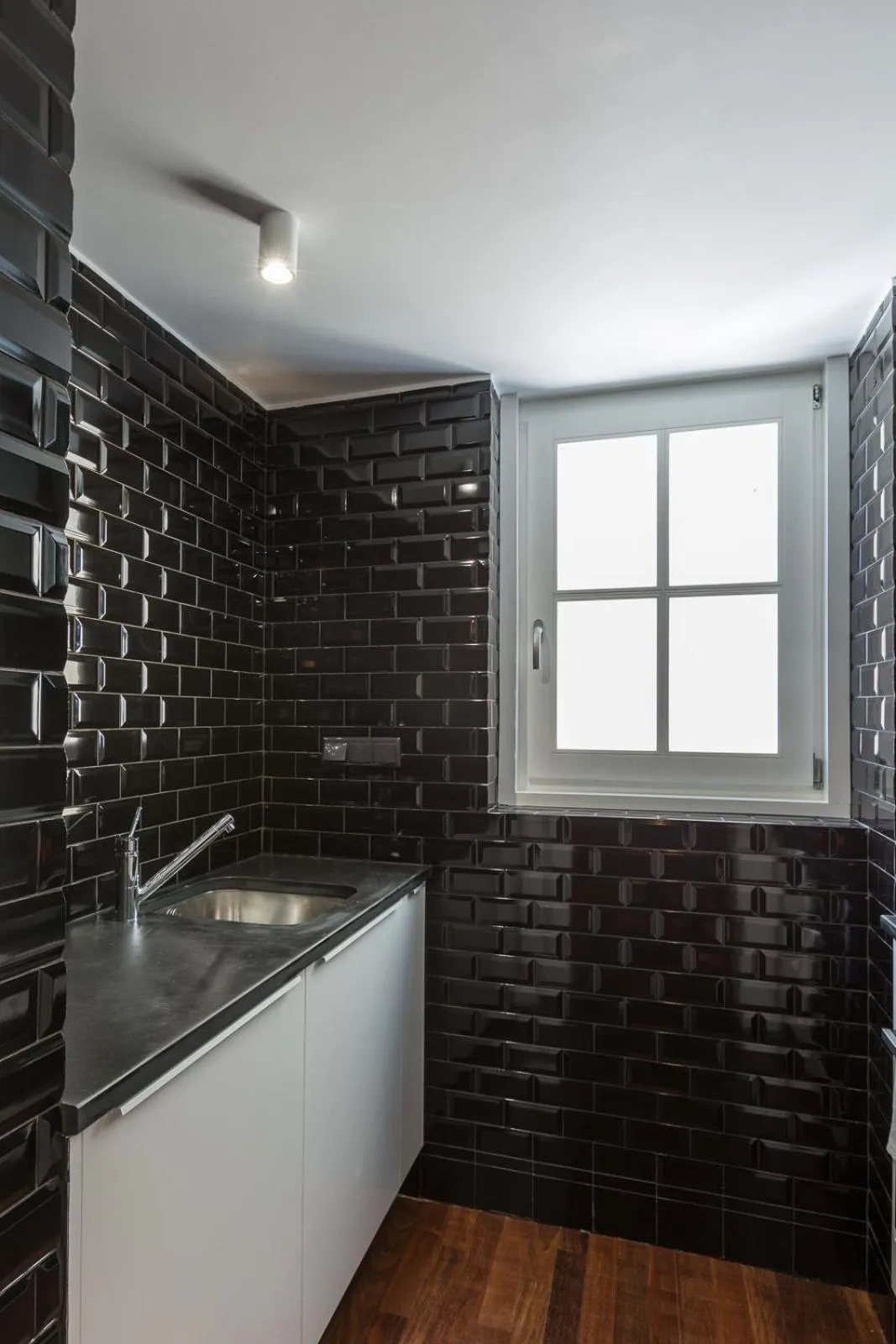 Kitchen or kitchenette in Oporto Serviced Apartments - Cedofeita