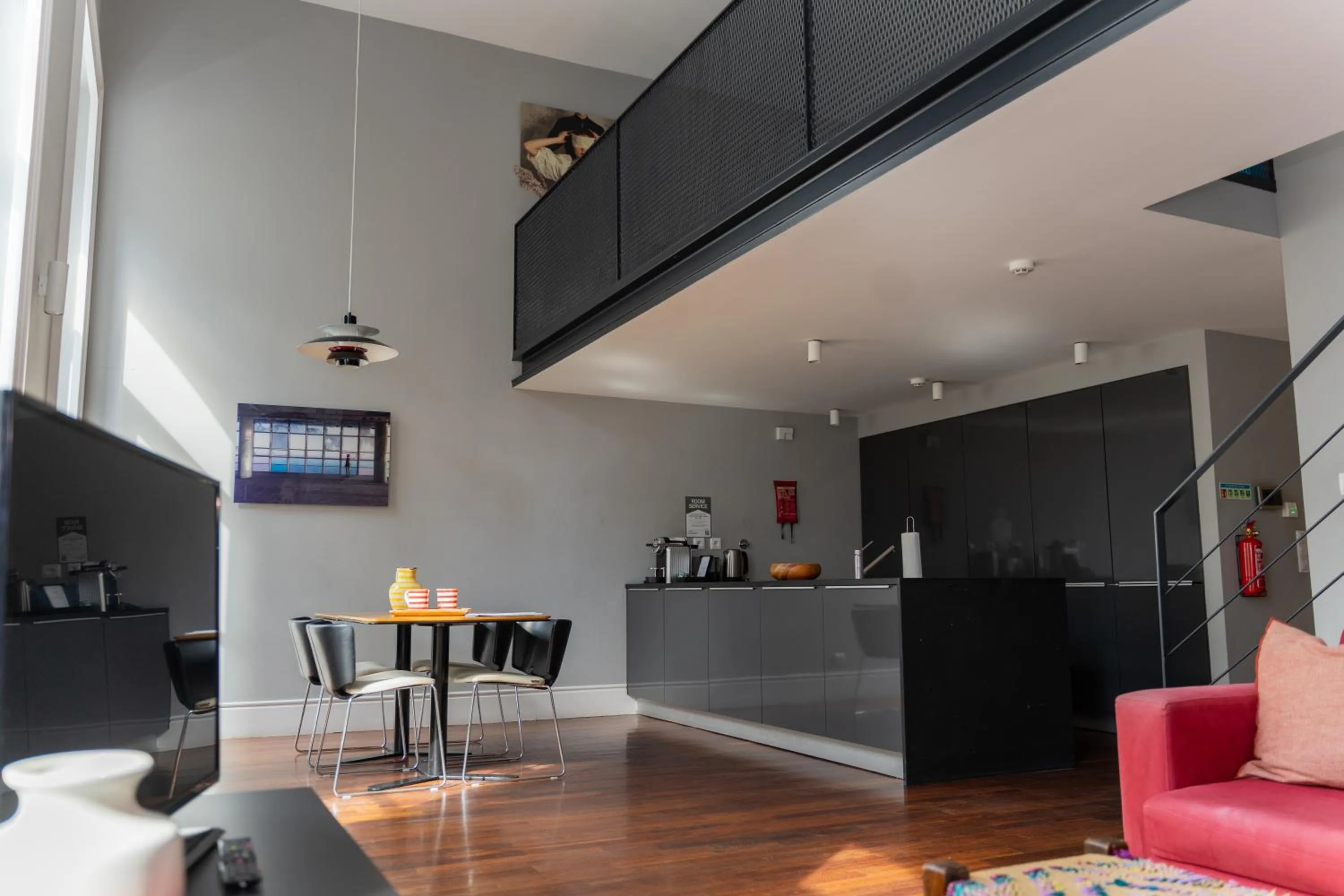 Communal kitchen in Oporto Serviced Apartments - Cedofeita