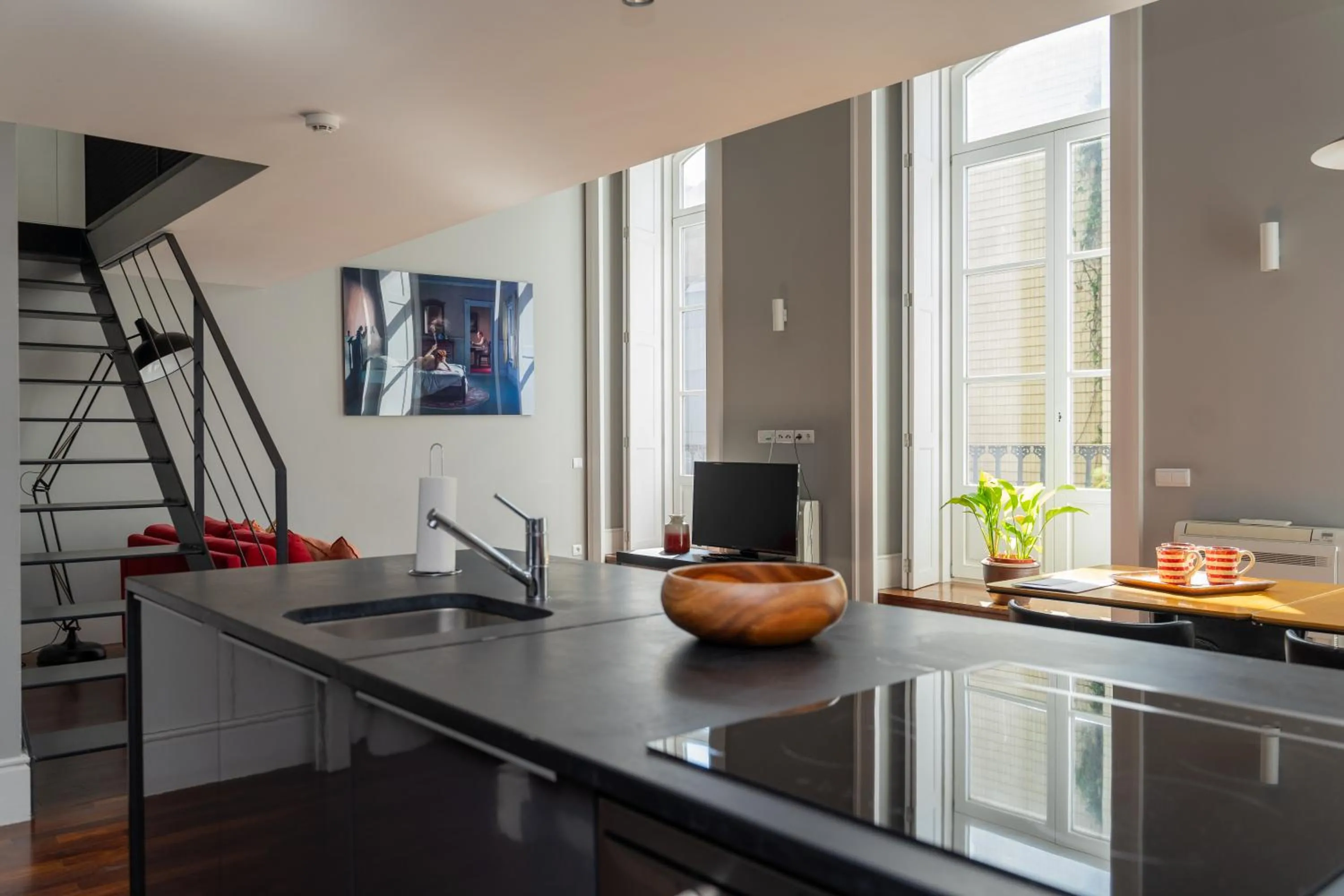 Communal kitchen in Oporto Serviced Apartments - Cedofeita