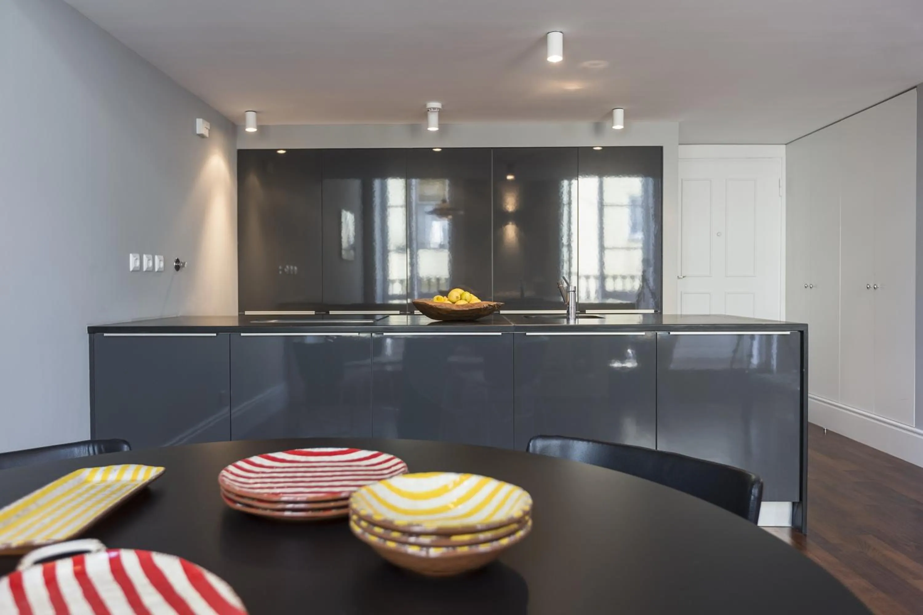 Kitchen or kitchenette in Oporto Serviced Apartments - Cedofeita