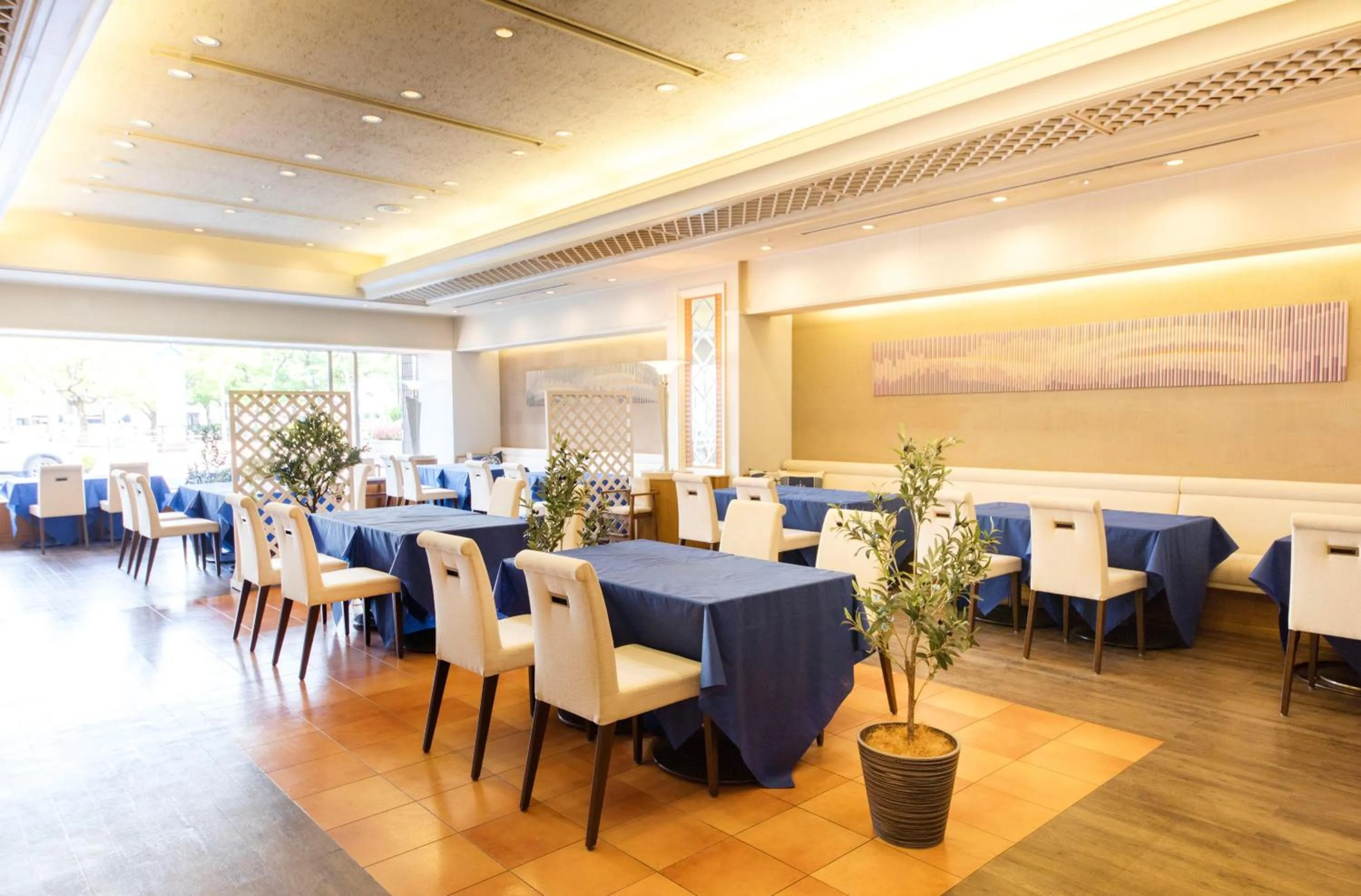 Restaurant/places to eat in Kure Hankyu Hotel