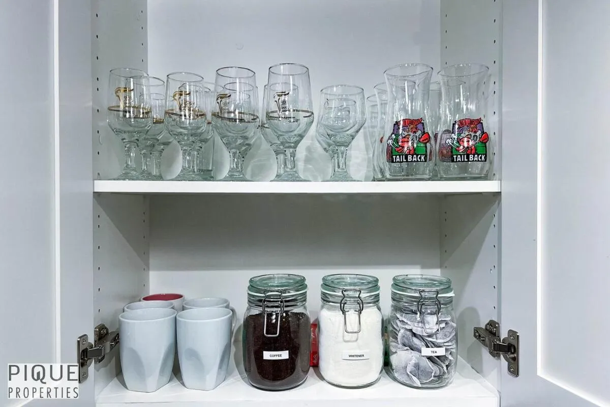 Chic Retreat with Hot Tub - King Bed - Fireplace - WEM