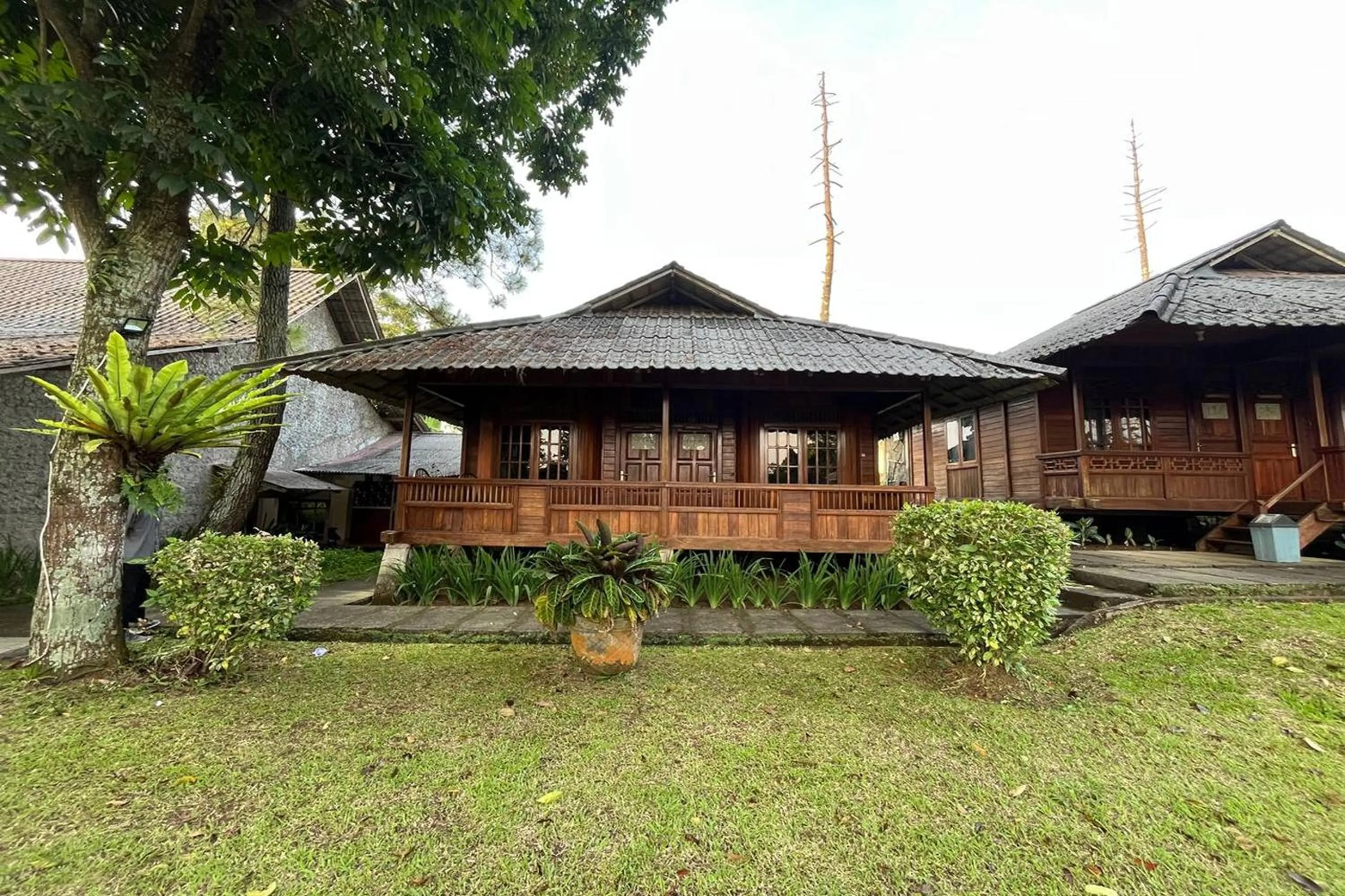 Property building in Tjapoeng Resort Pancawati