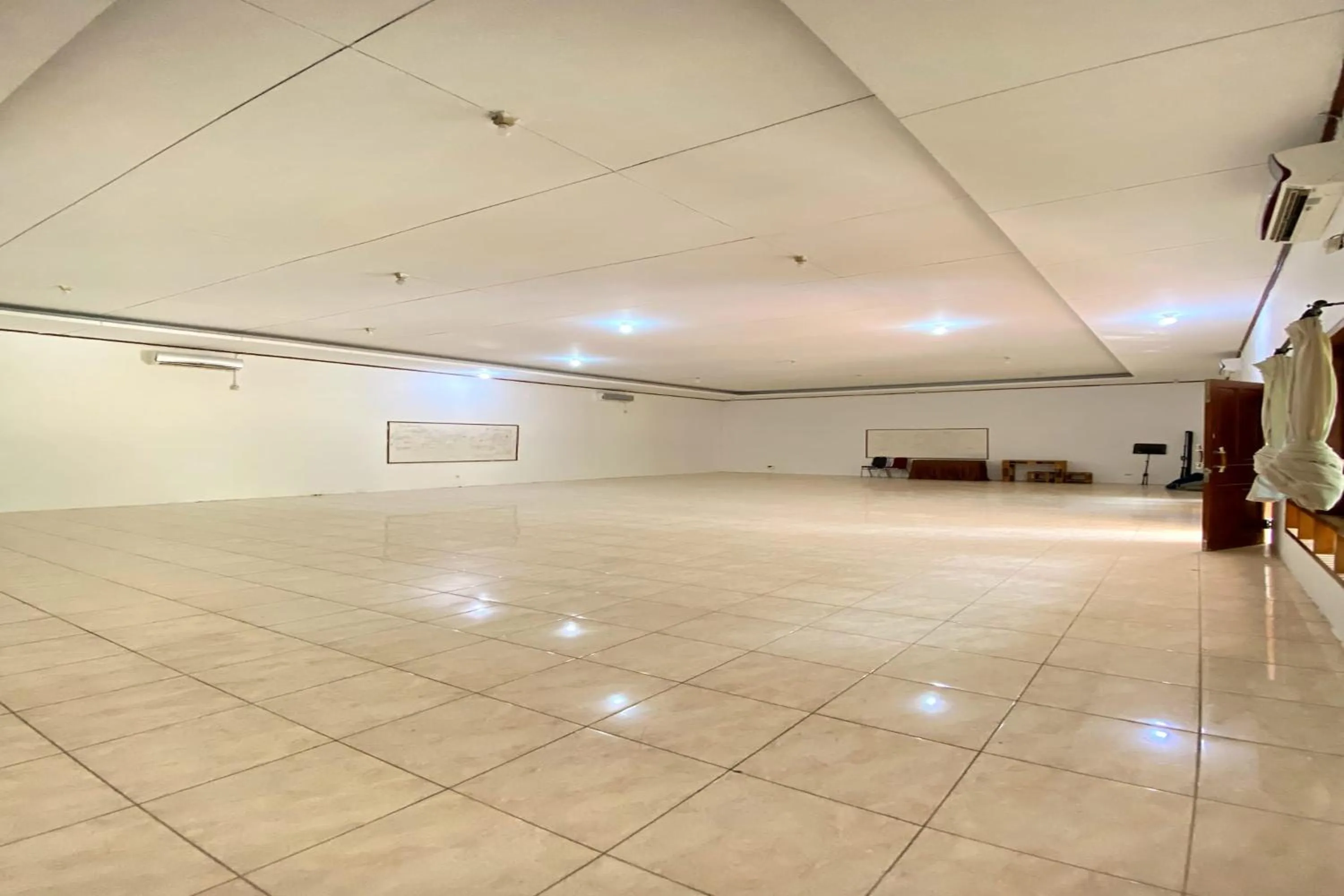 Meeting/conference room in Tjapoeng Resort Pancawati