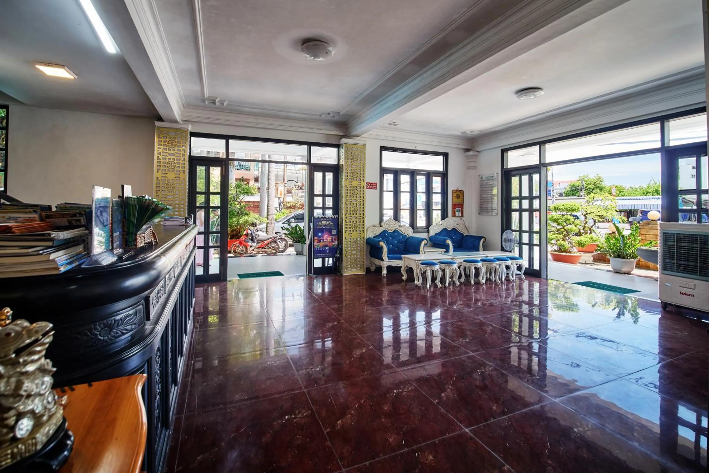 Seating area in Hoian Nostalgia Hotel