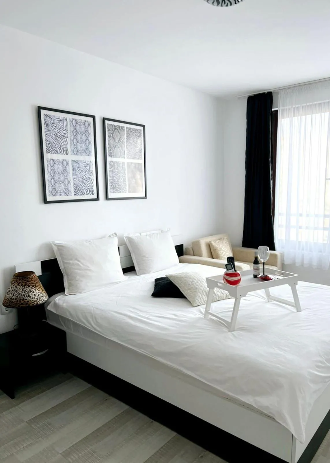 Bed in Deva Apartments