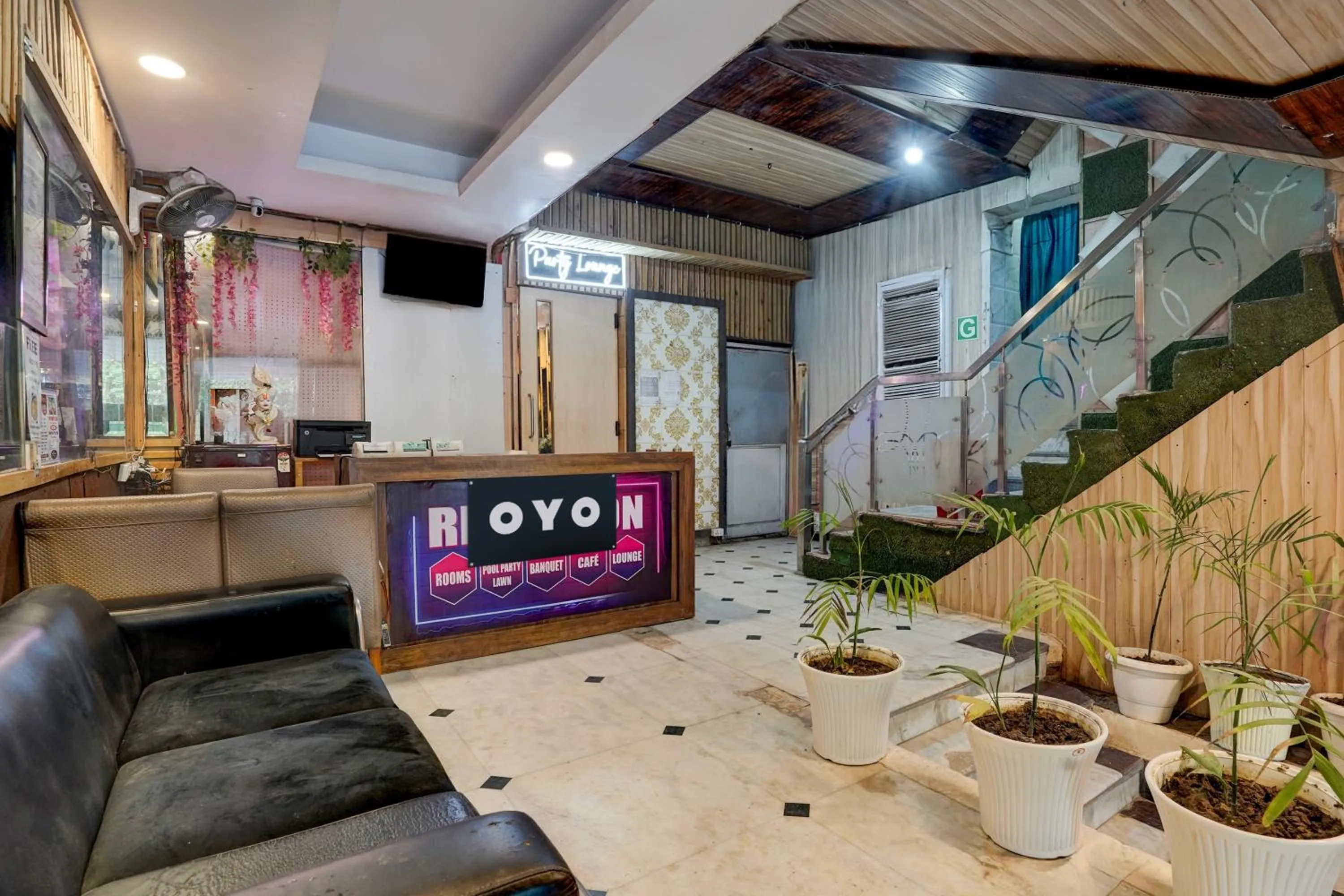 Lobby or reception in HOTEL O WELCOME INN