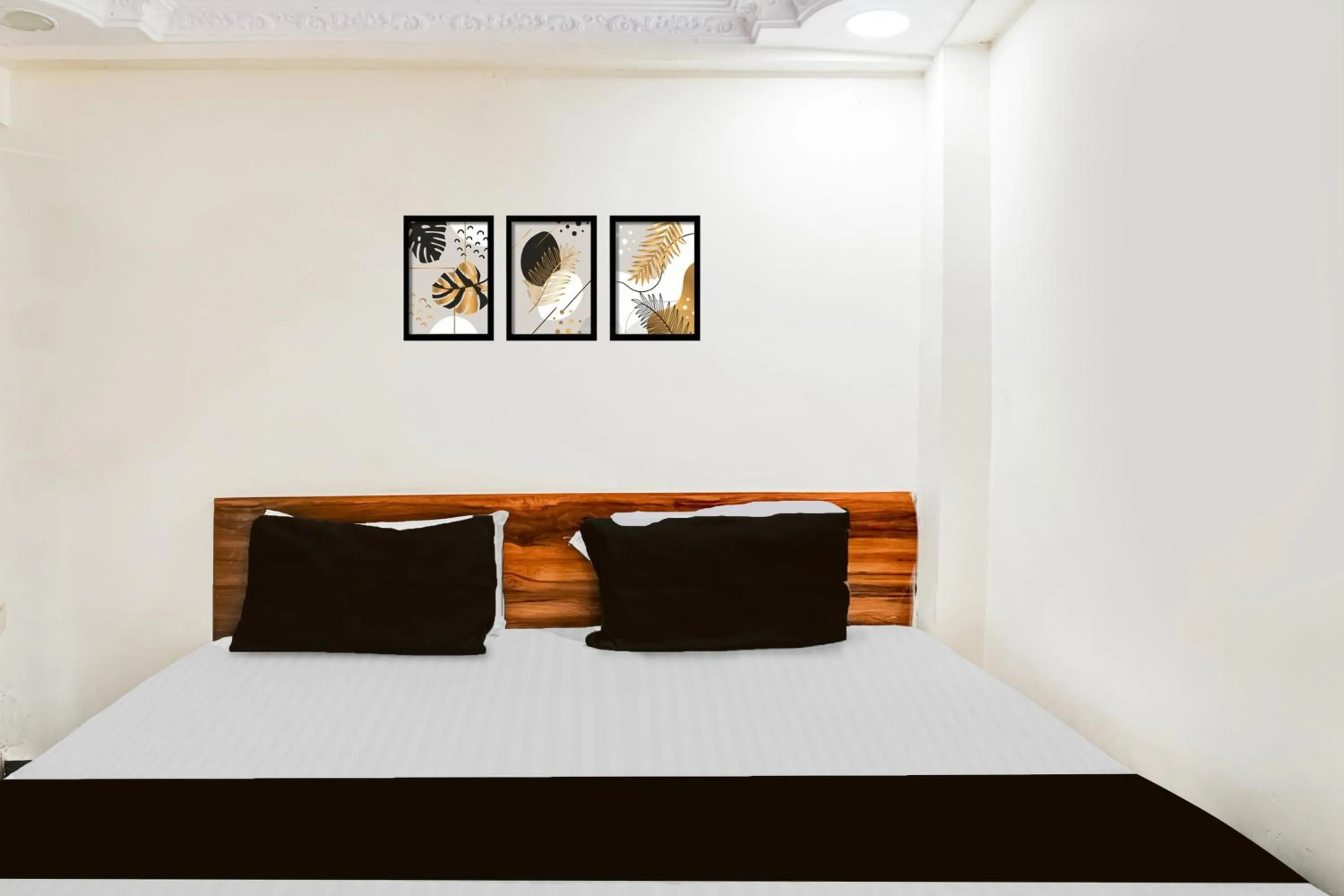 Bedroom in HOTEL O WELCOME INN