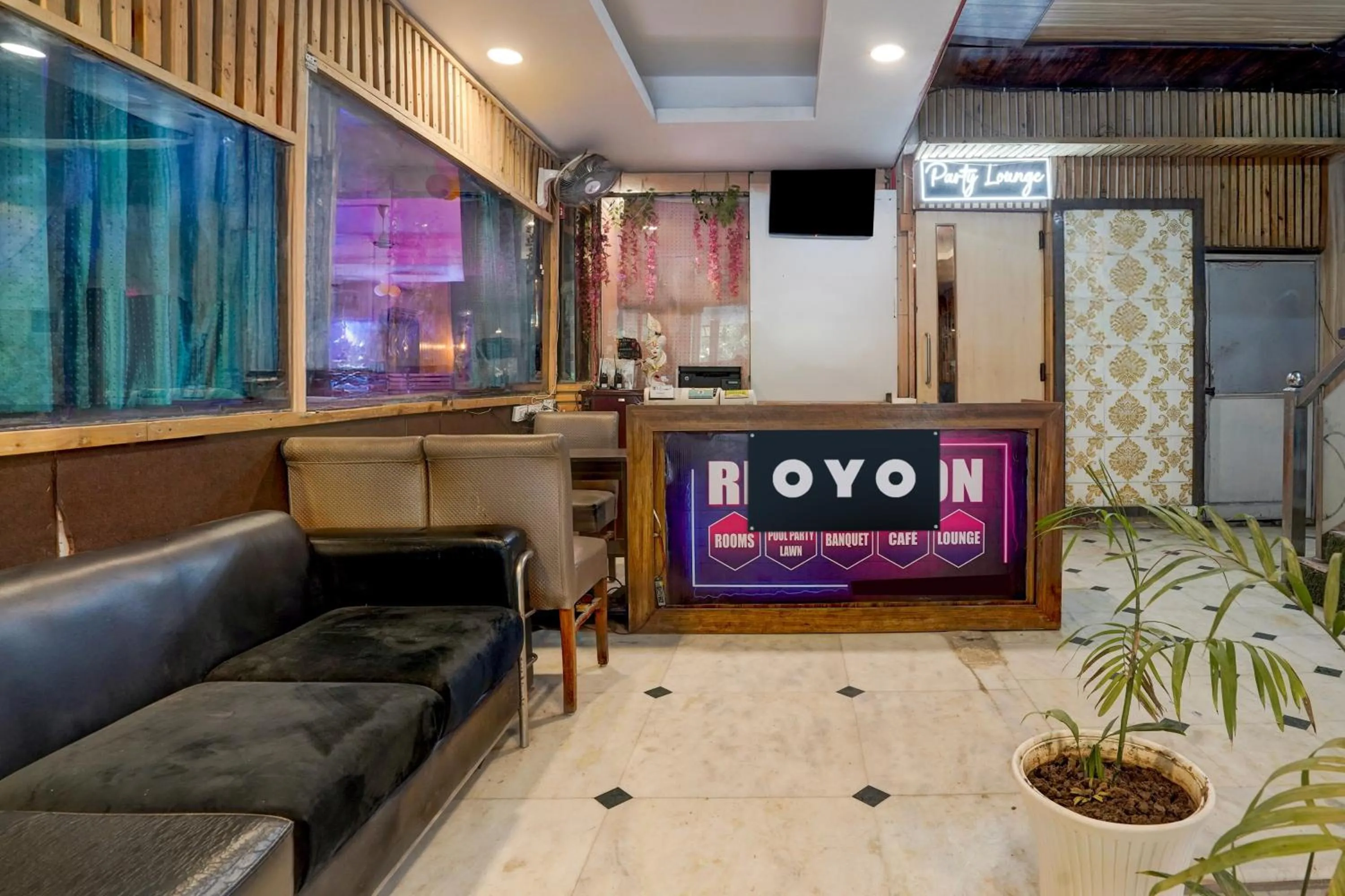 Lobby or reception in HOTEL O WELCOME INN