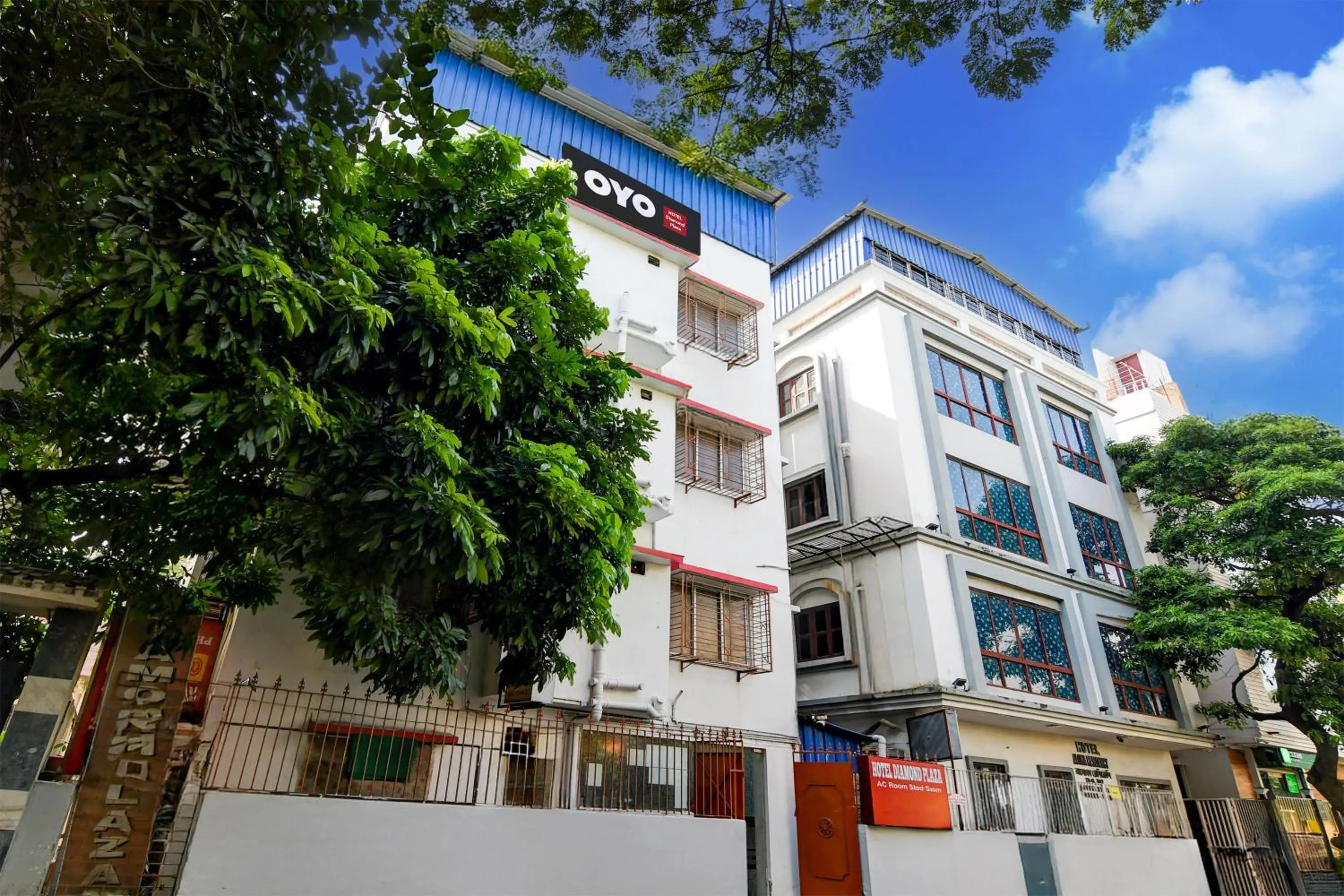 Facade/entrance in Hotel O Diamond Plaza