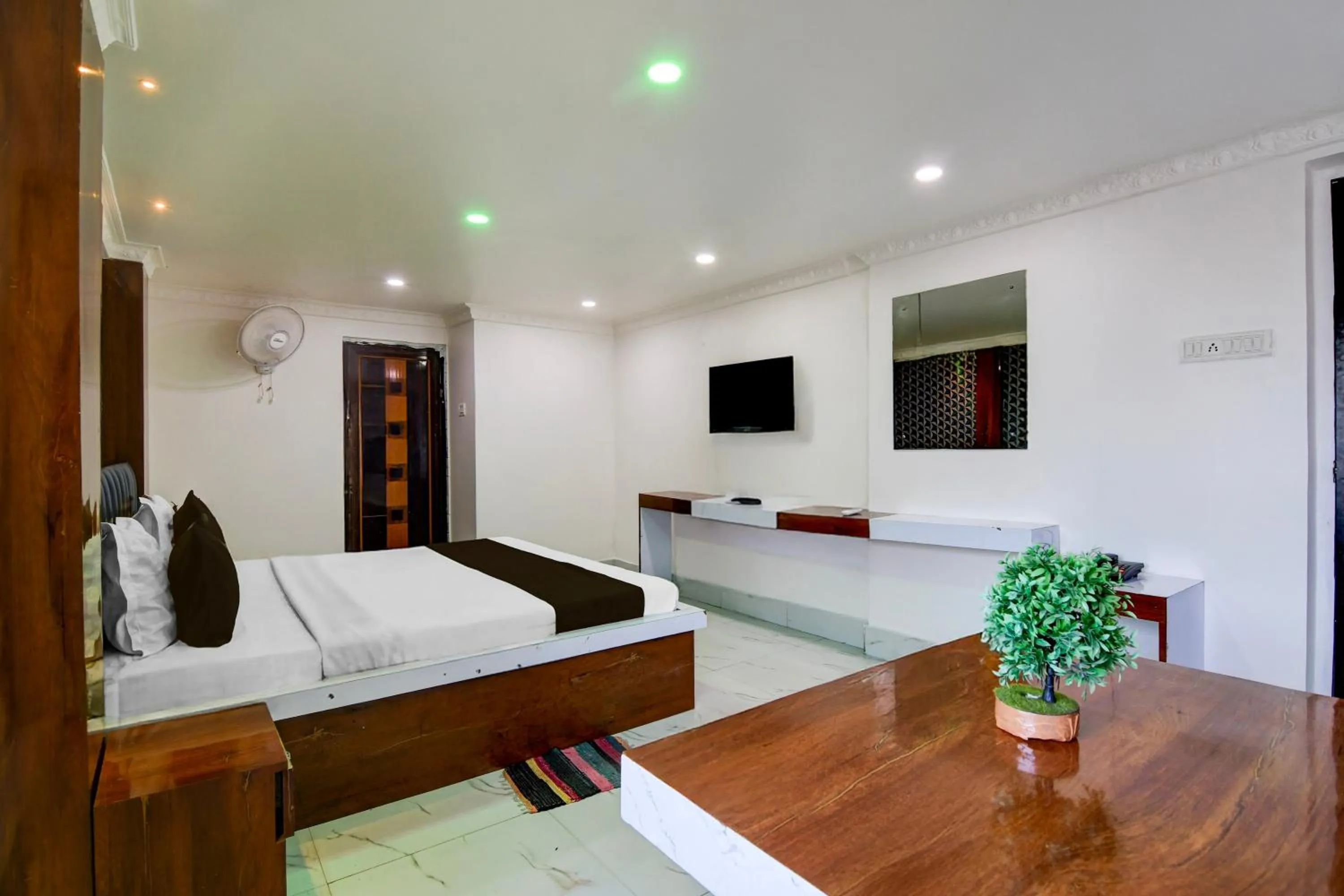 Bedroom, Bed in Hotel O Diamond Plaza