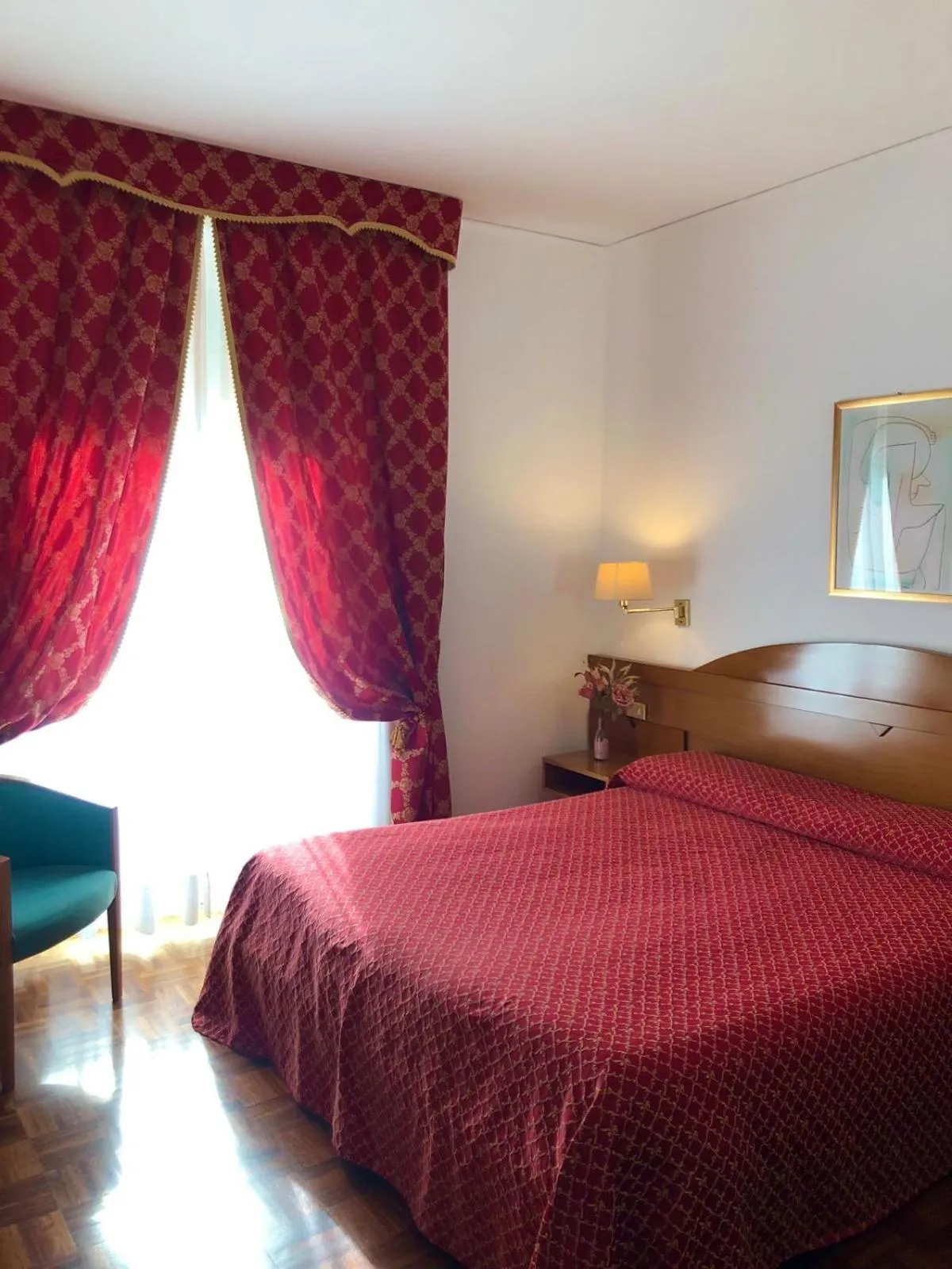 View (from property/room), Bed in Hotel Arcadia