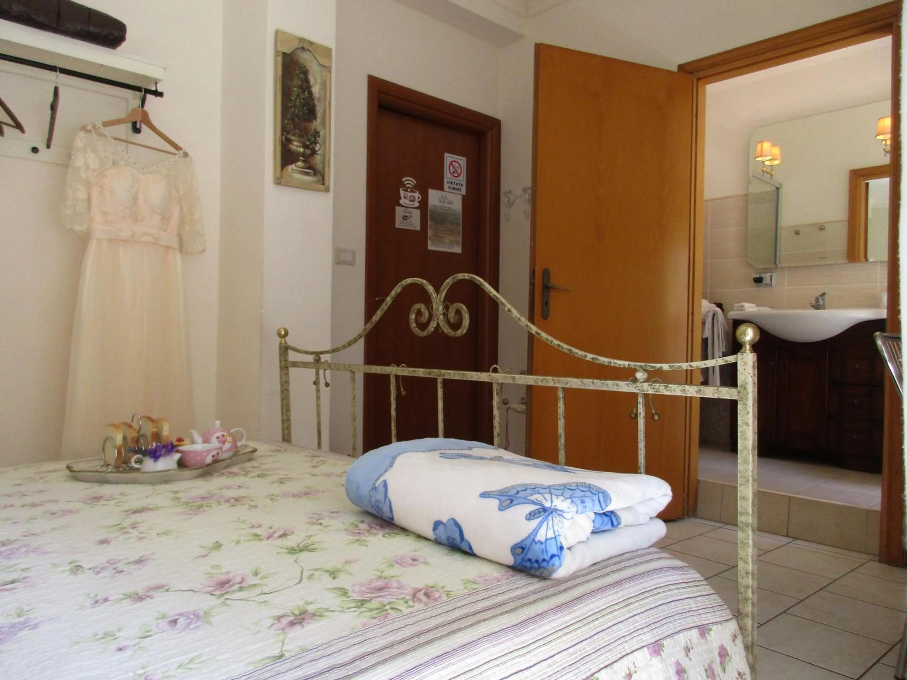 Photo of the whole room, Bed in B&B Santa Sofia