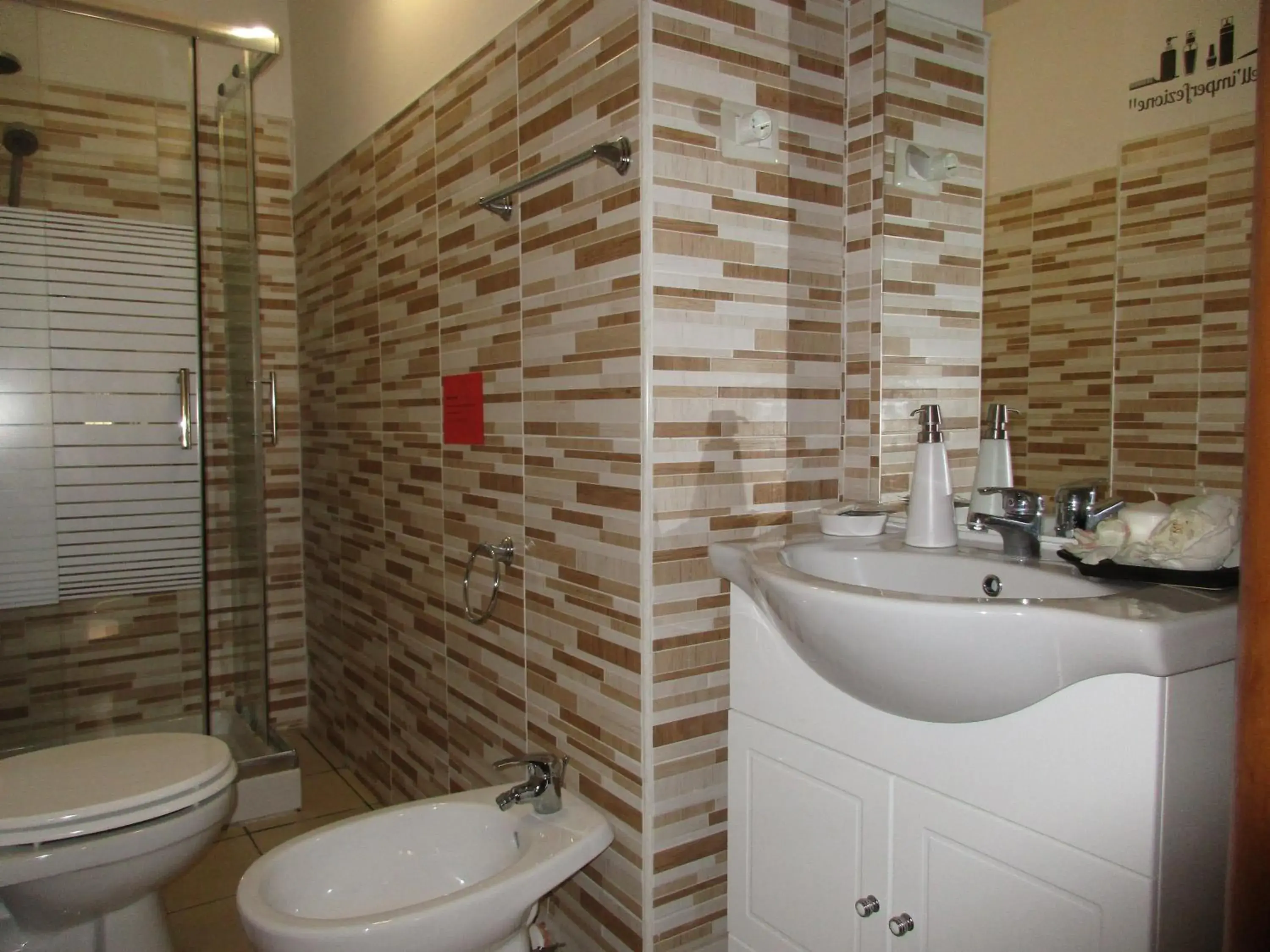 Quadruple Room with Garden View - single occupancy in B&B Santa Sofia Quadruple Room with Garden View - single occupancy in B&B Santa Sofia