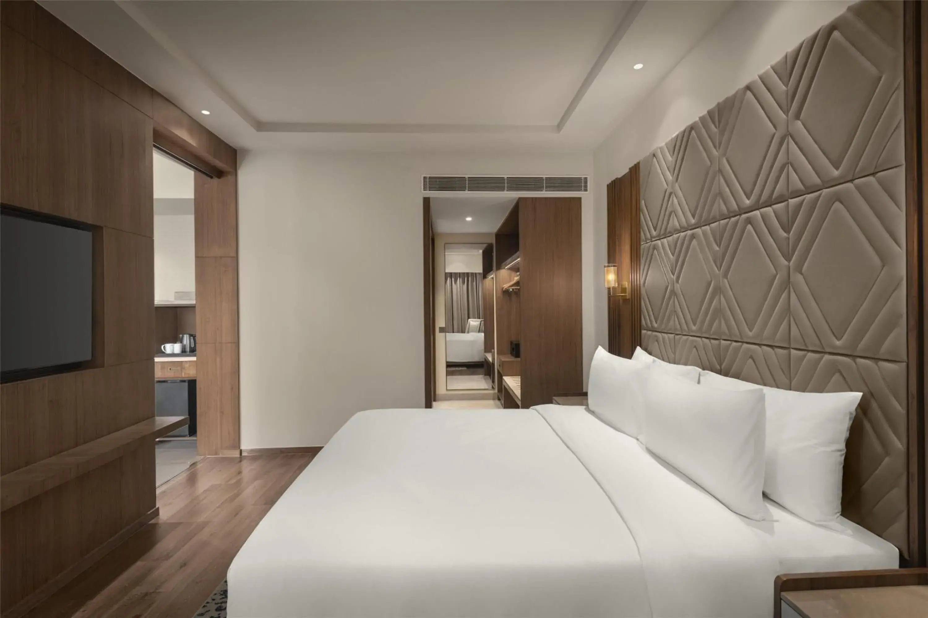 Suite Room with 1+1 offer* in Restaurant throughout the day and 15% off F&B in IRD. (*on select alcohol premium beverages) in Radisson Hotel Delhi MG Road Suite Room with 1+1 offer* in Restaurant throughout the day and 15% off F&B in IRD. (*on select alcohol premium beverages) in Radisson Hotel Delhi MG Road