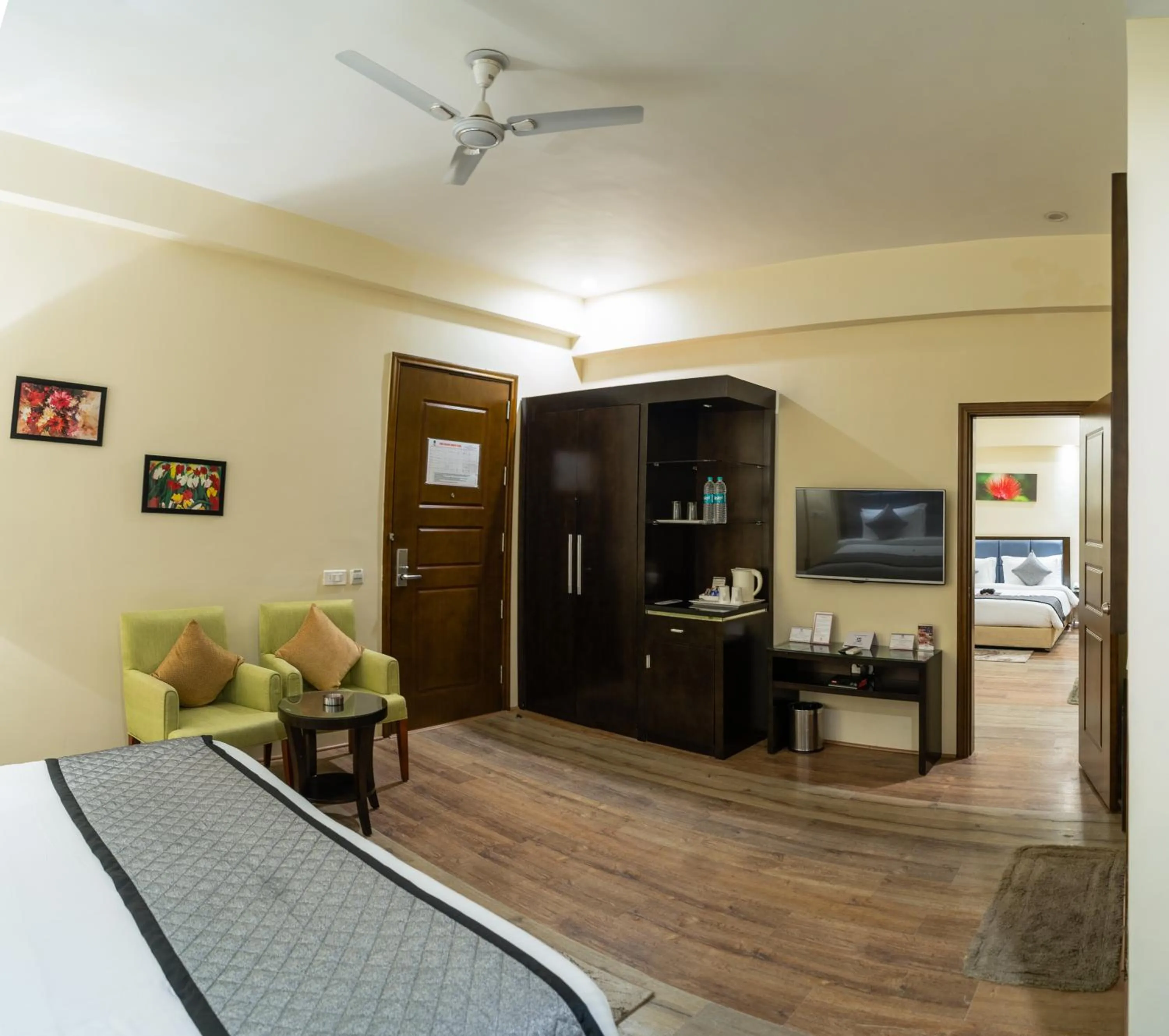 Seating area, Bed in Resort De Coracao - Corbett , Uttarakhand