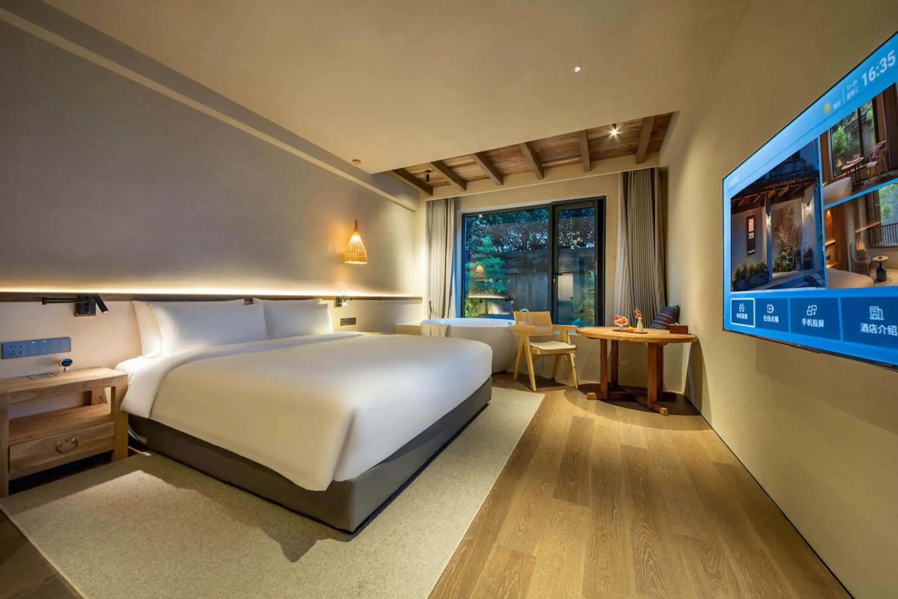 Deluxe Double Room with Bath in The hotel under the city wall Deluxe Double Room with Bath in The hotel under the city wall