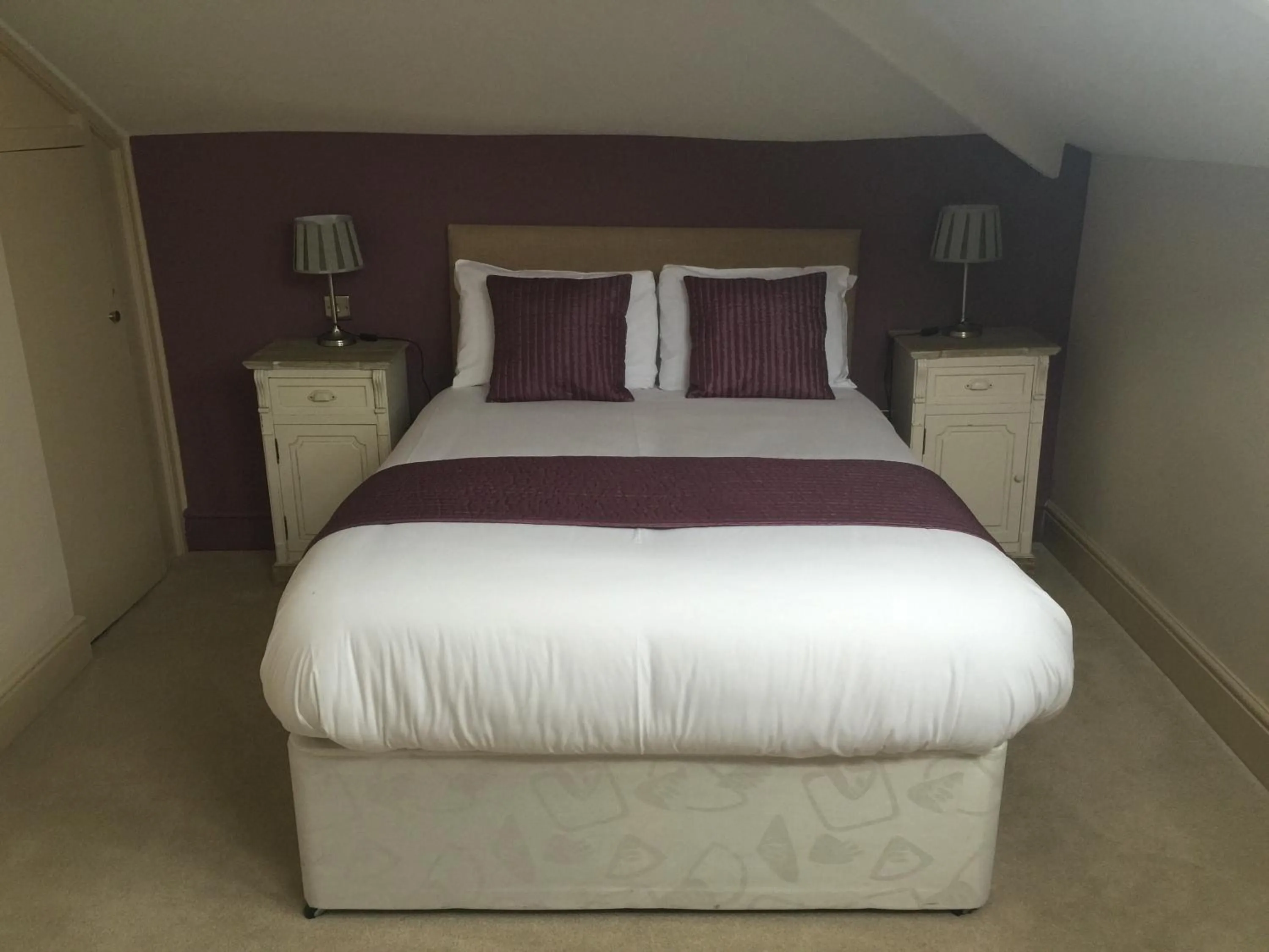 Bedroom, Bed in The Clyffe Hotel