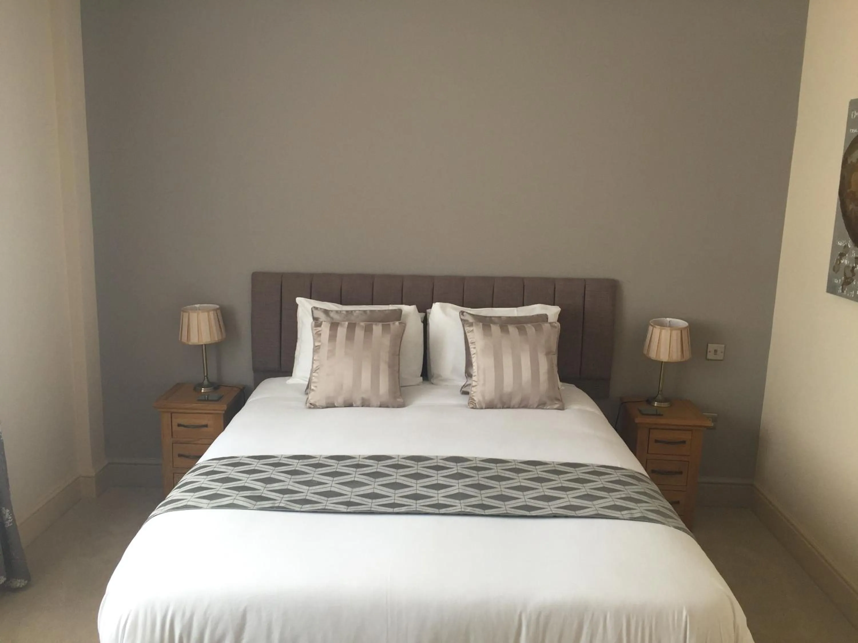 Bedroom, Bed in The Clyffe Hotel