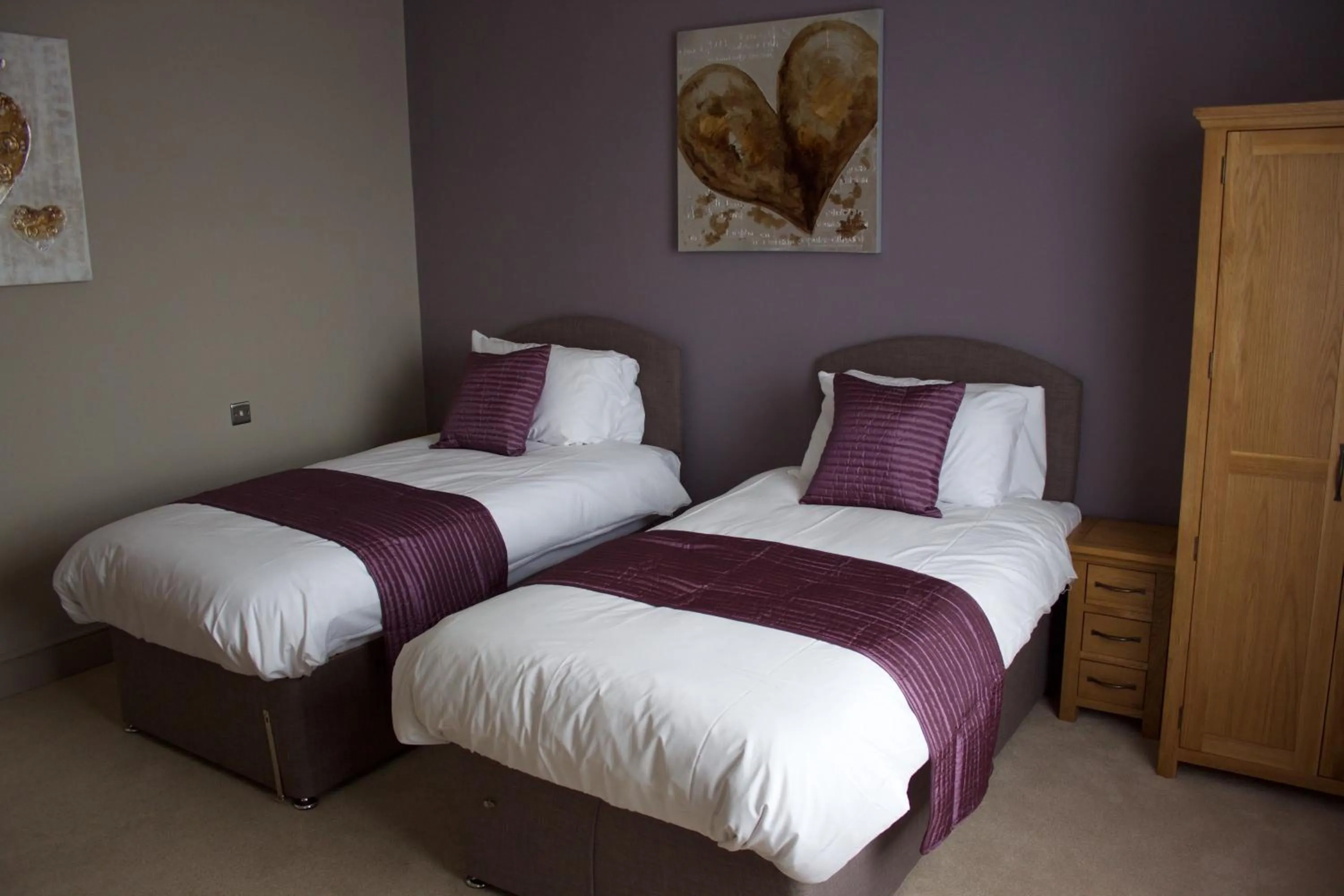 Bedroom, Bed in The Clyffe Hotel