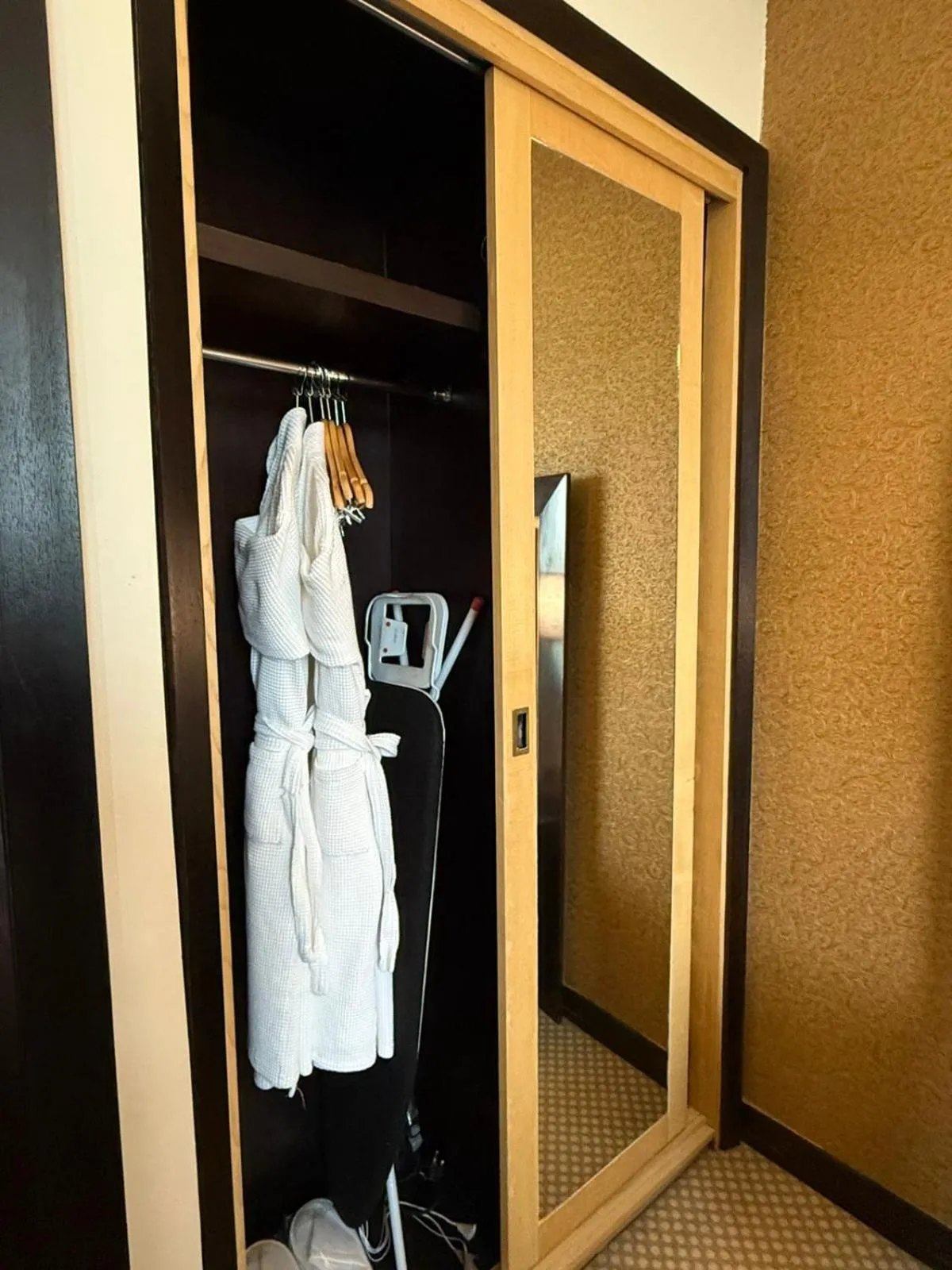 wardrobe in Palette Axis Olaya Formerly Rand Hotel