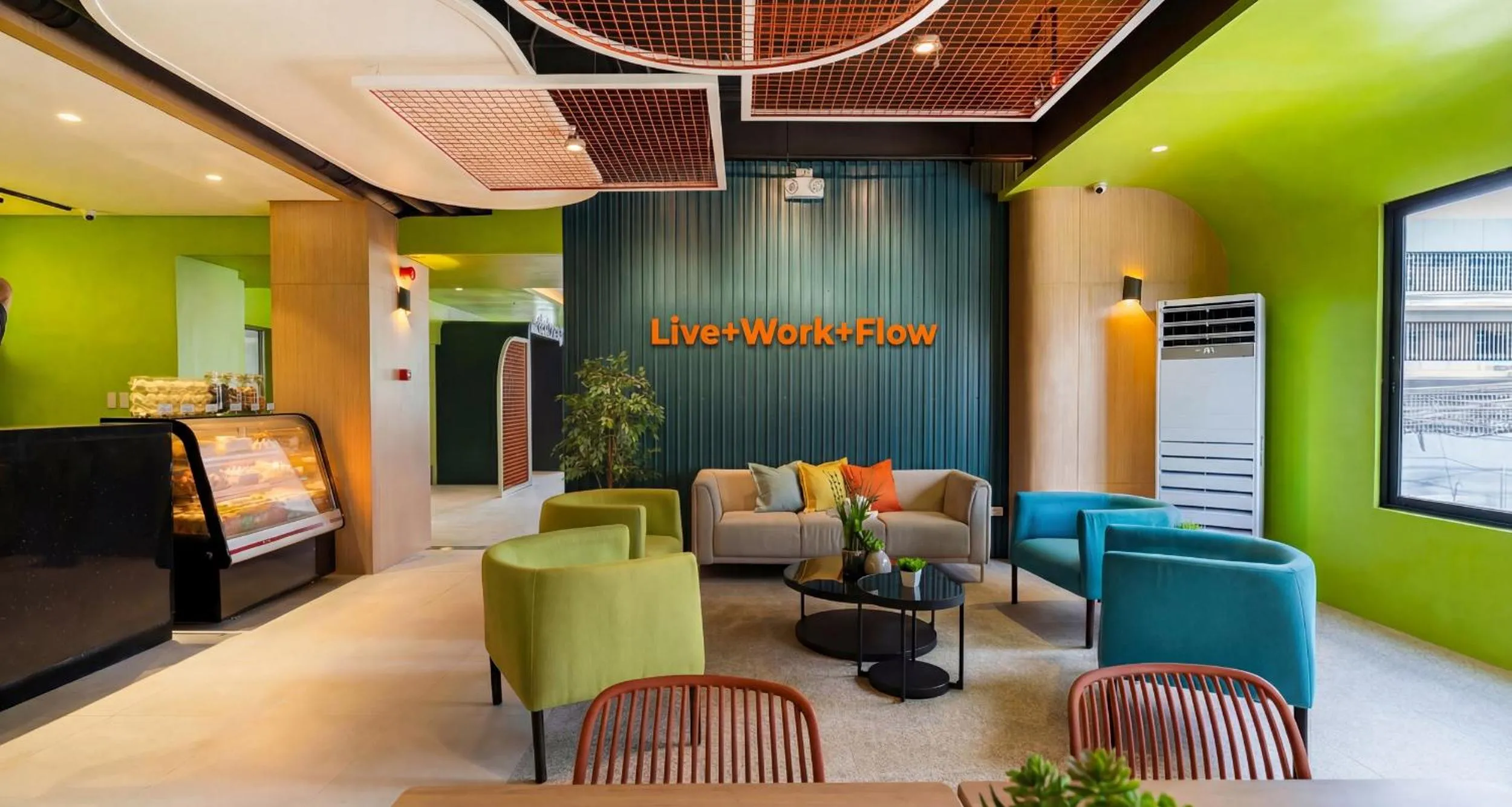 Lounge or bar in Bayfront CoLive
