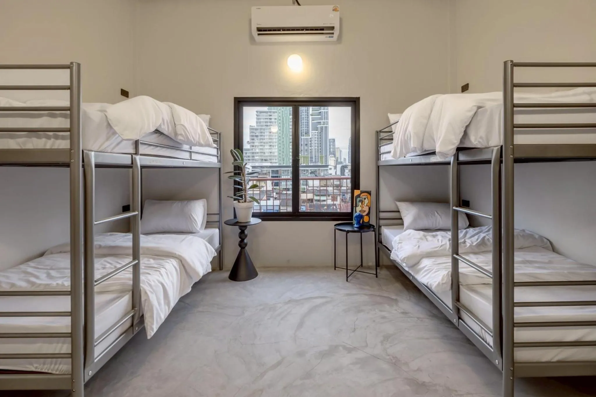 Photo of the whole room, Bed in MornSamyan