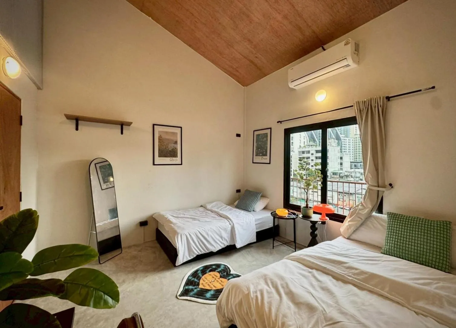 Bed in MornSamyan