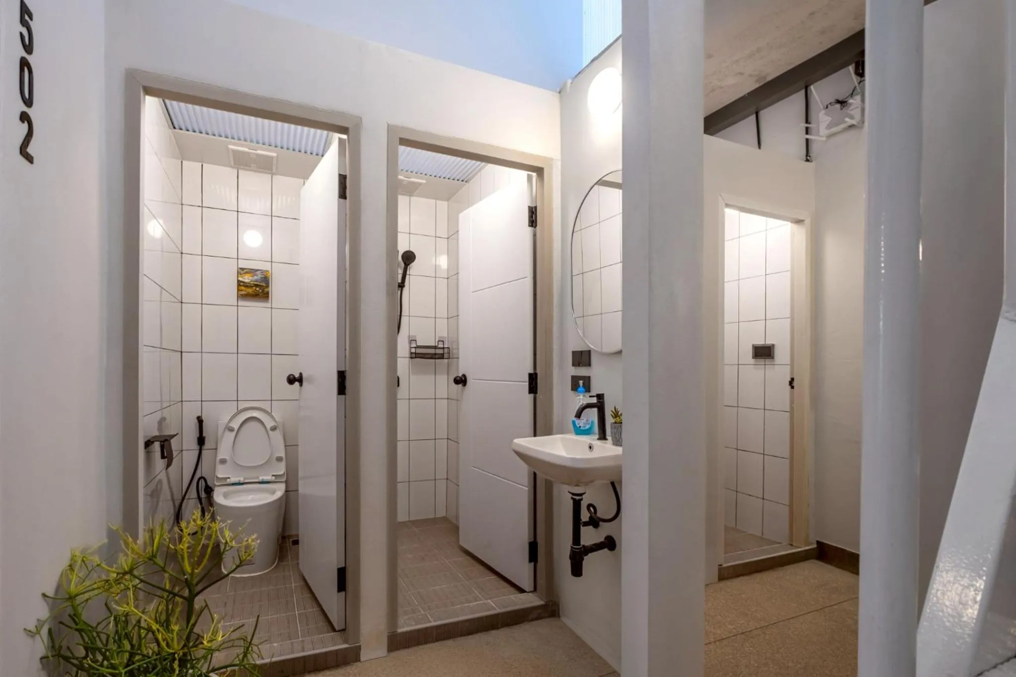 Toilet in MornSamyan