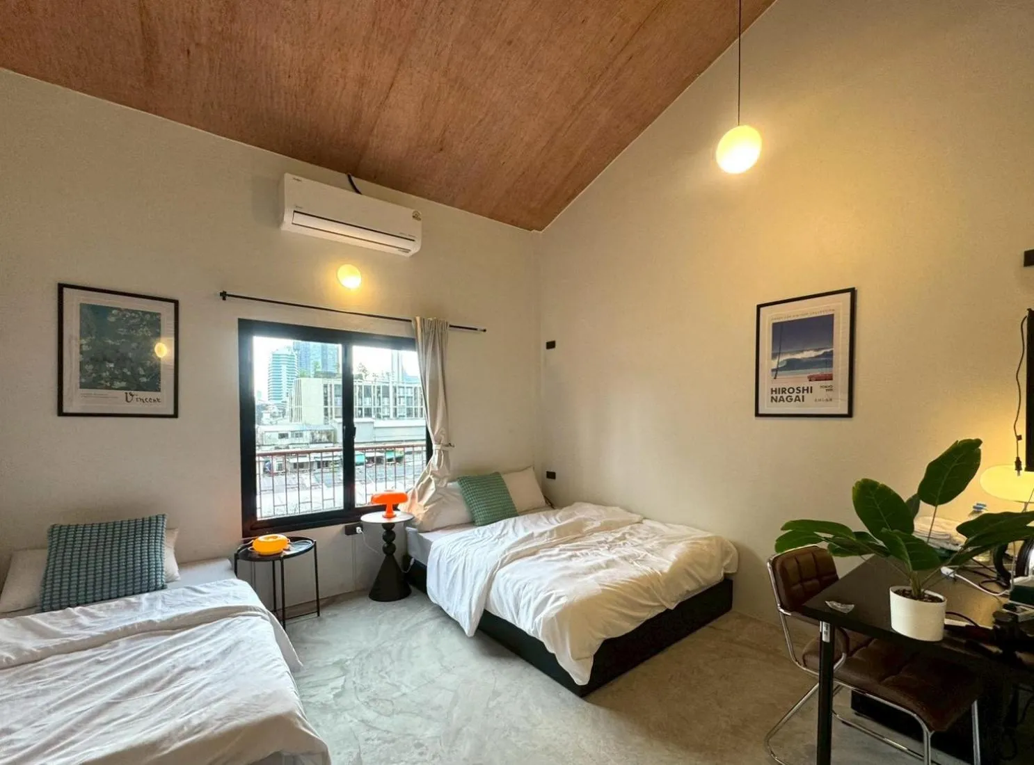 Bed in MornSamyan