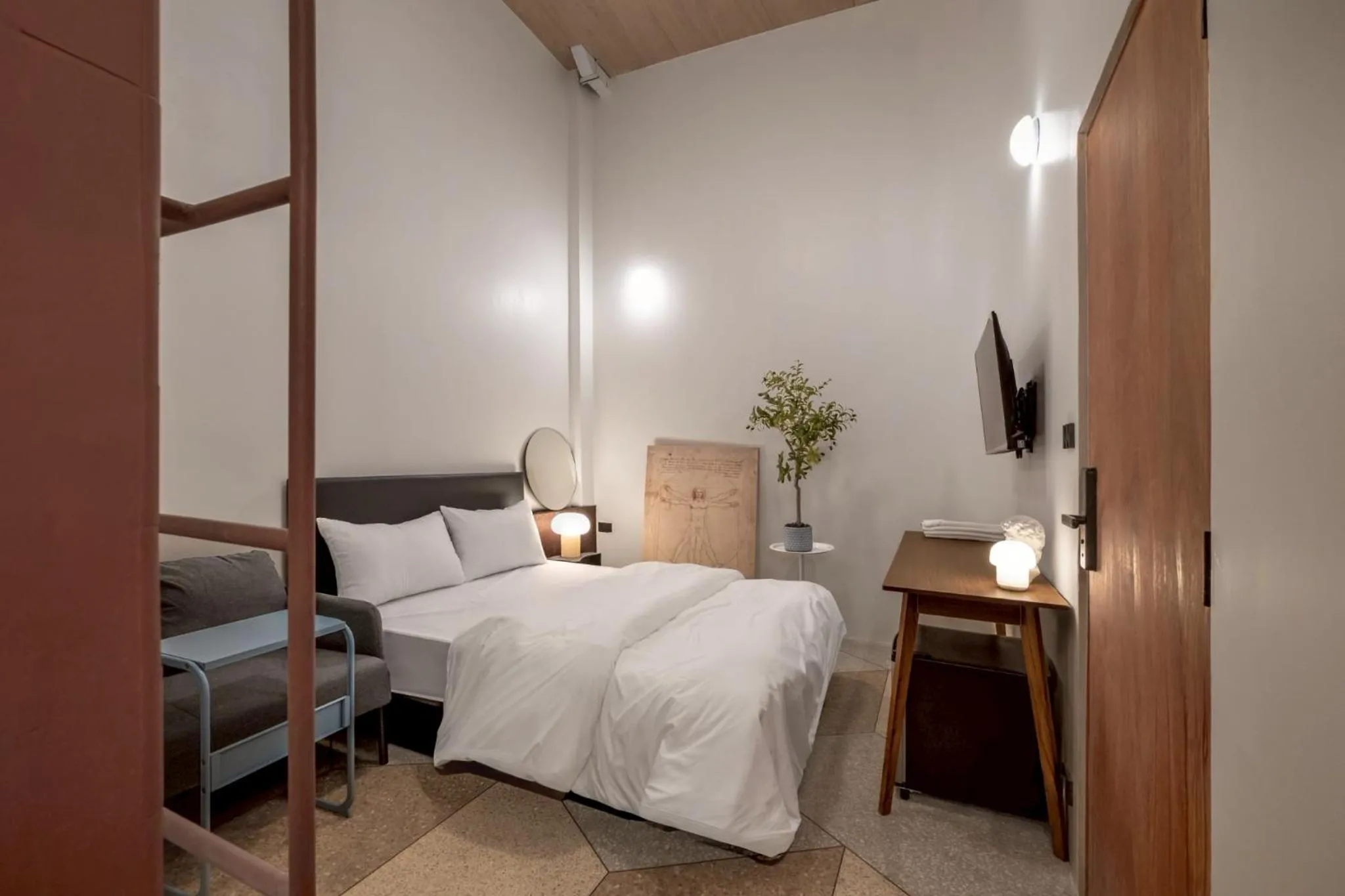 Bed in MornSamyan